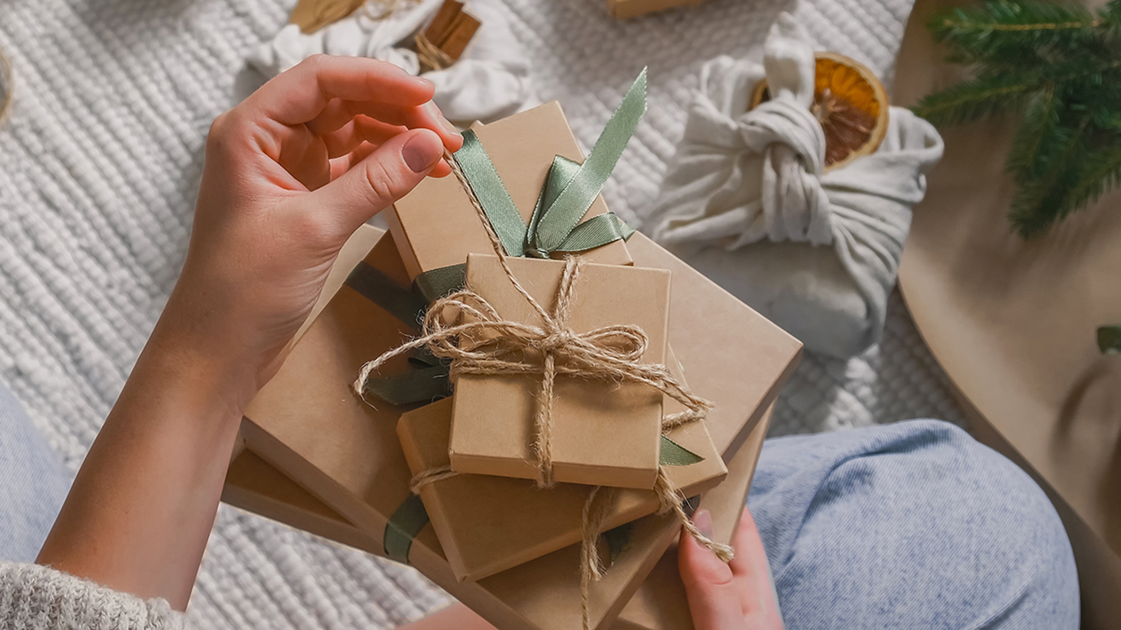 Article Cards Featured Image Christmas gift zero waste, eco friendly hand made box packaging gifts in kraft paper wooden table, eco christmas holiday concept, Christmas gift wrapping,eco decor banner