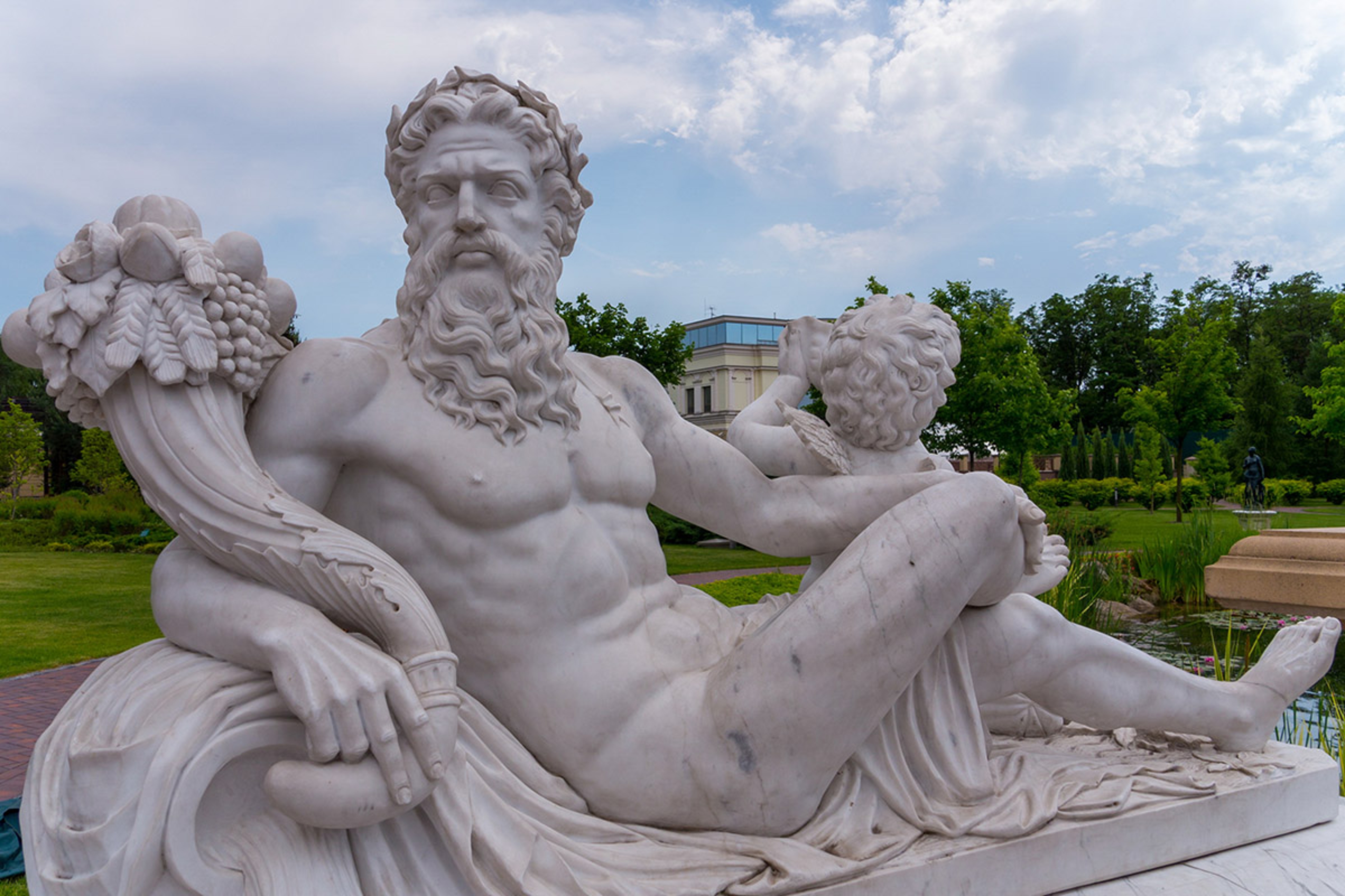history of the cornucopia statue of zeus holding cornucopia