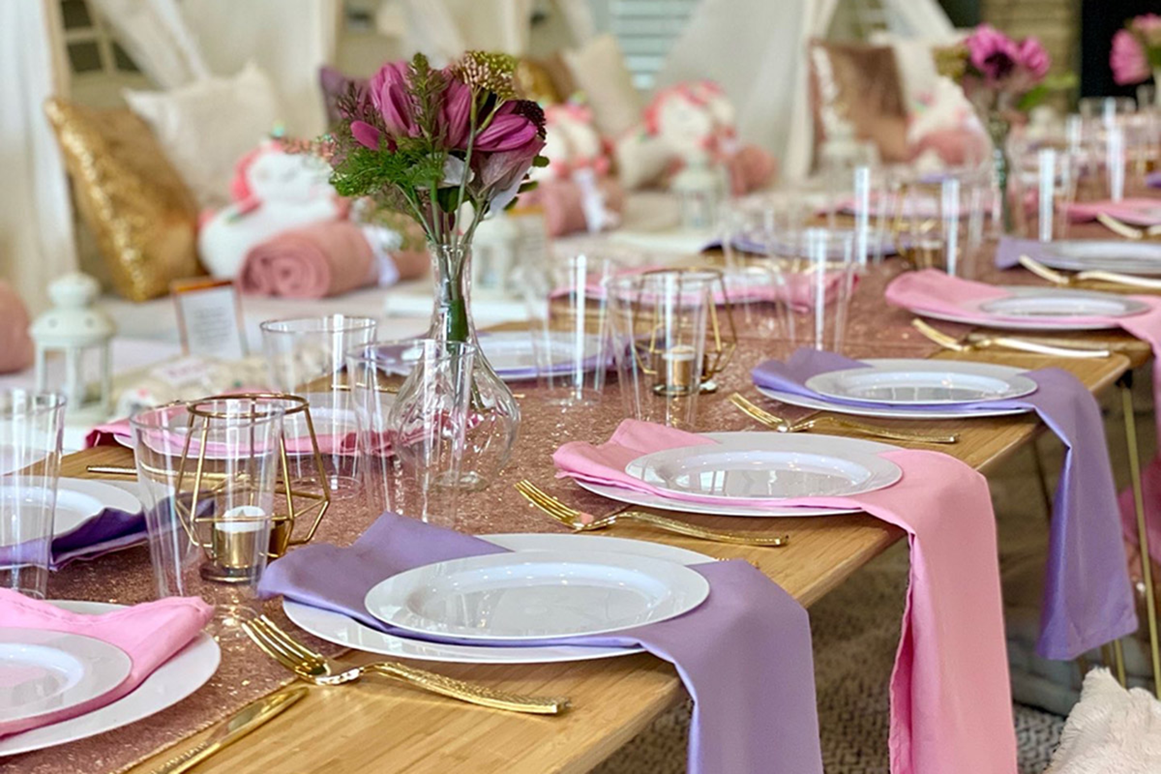 tea party ideas flowers on table