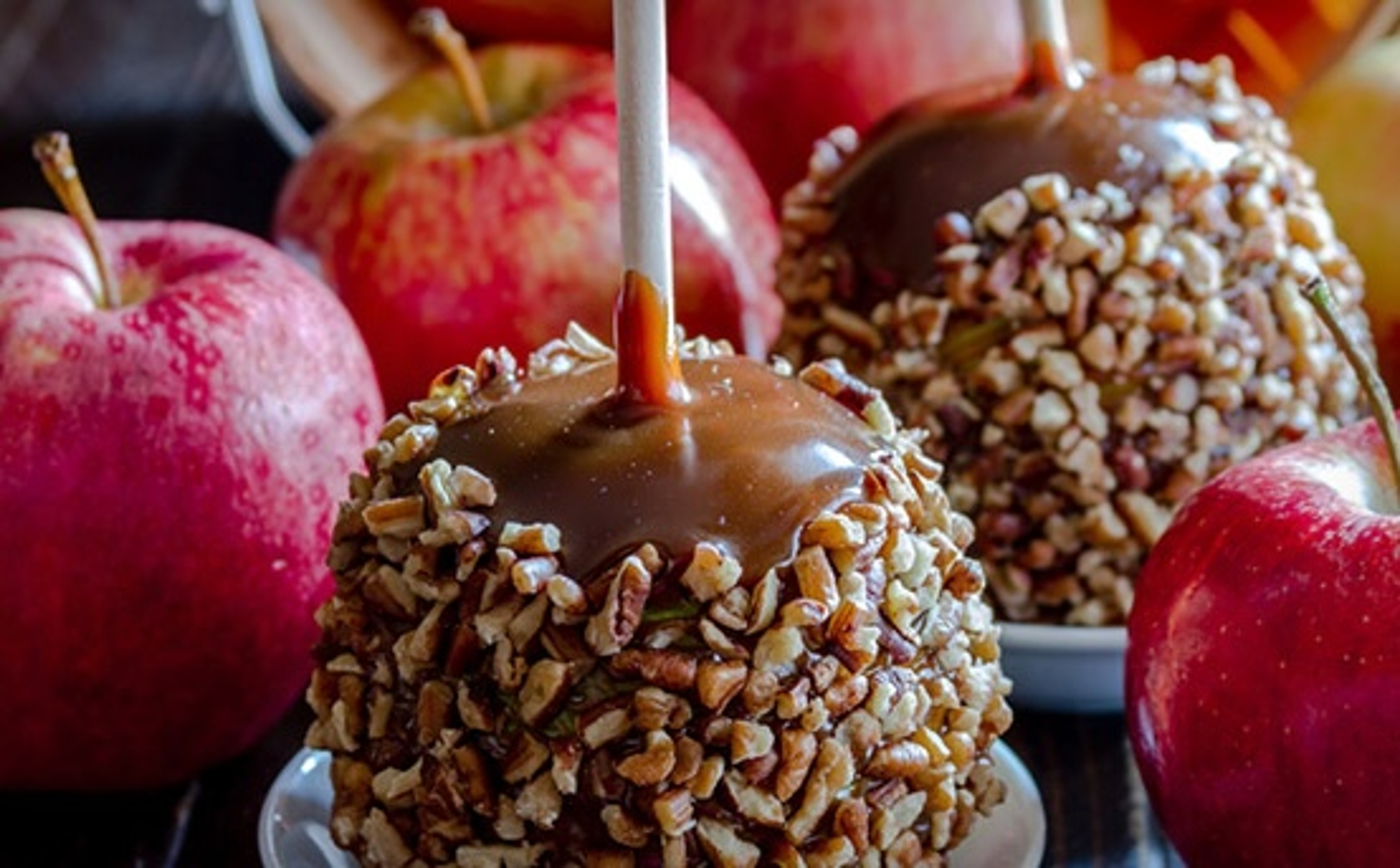 fall flavors caramel apples
