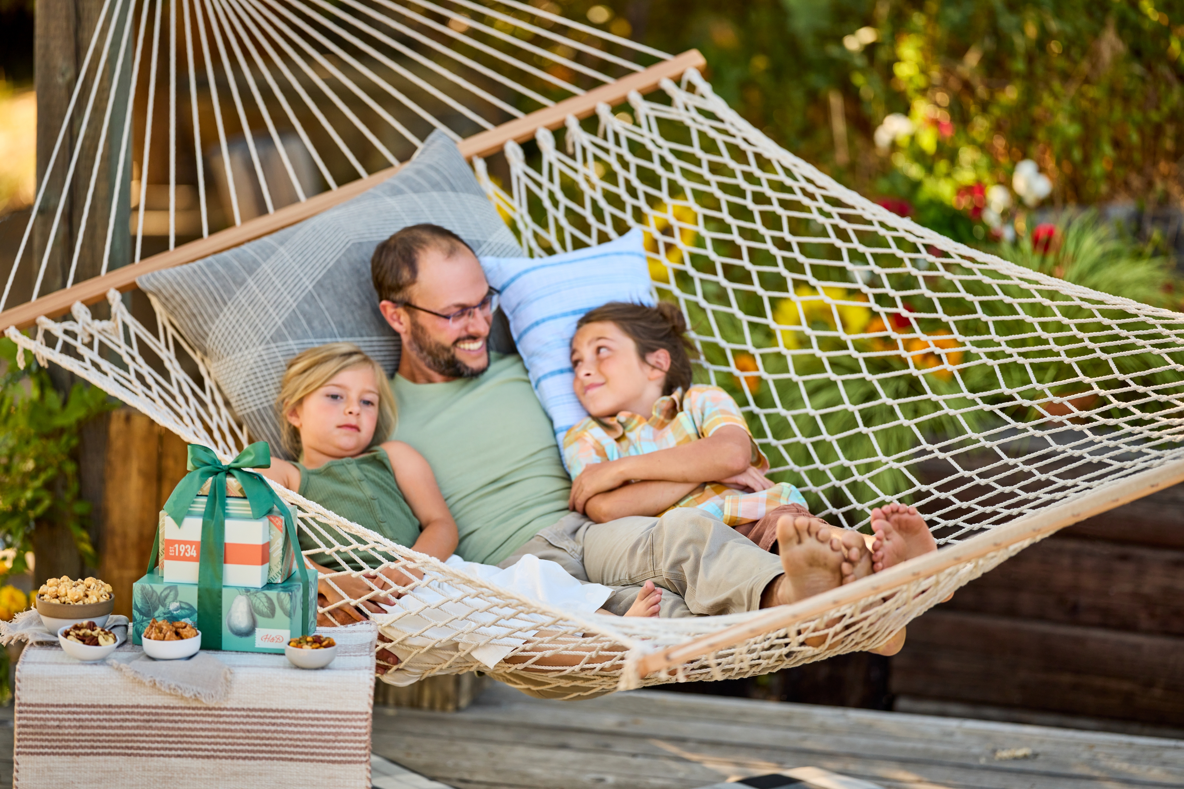 Article Cards Featured Image what type of dad do you have dad with kids on hammock