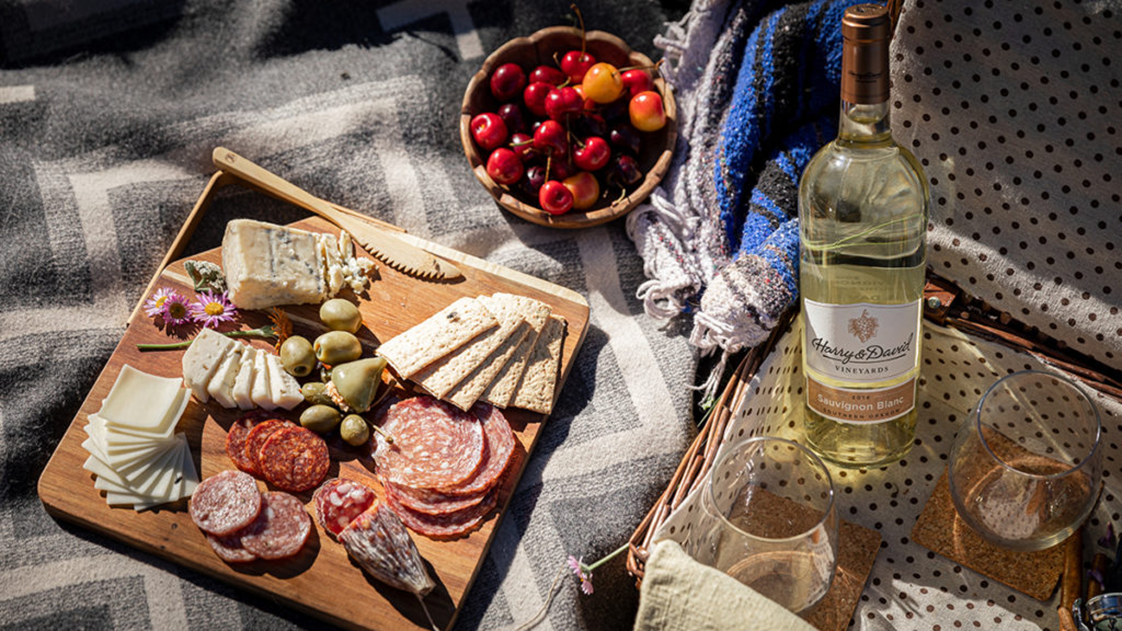 teacher gifts charcuterie board bottle of wine