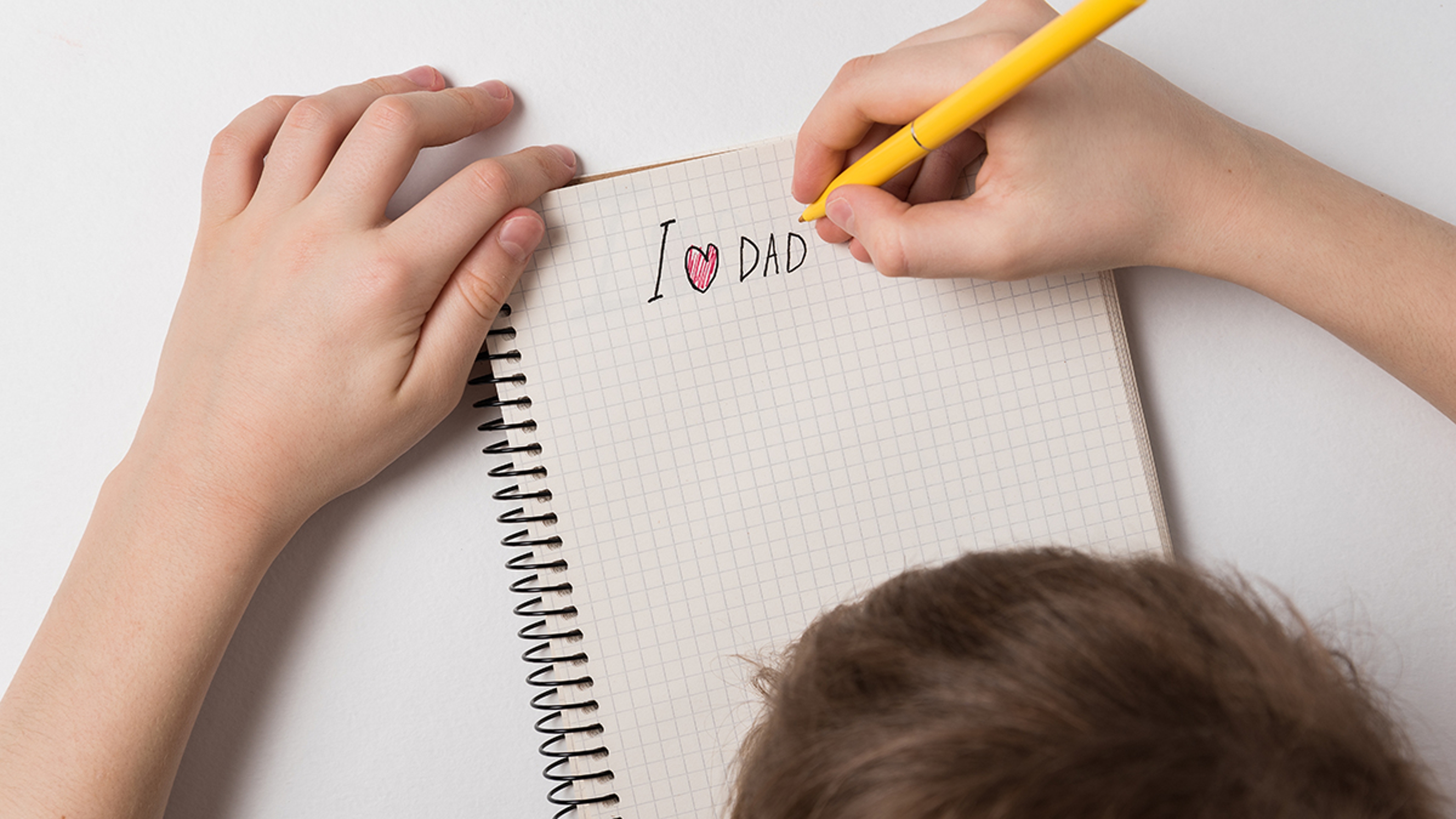 fathers day messages daughter giving dad card