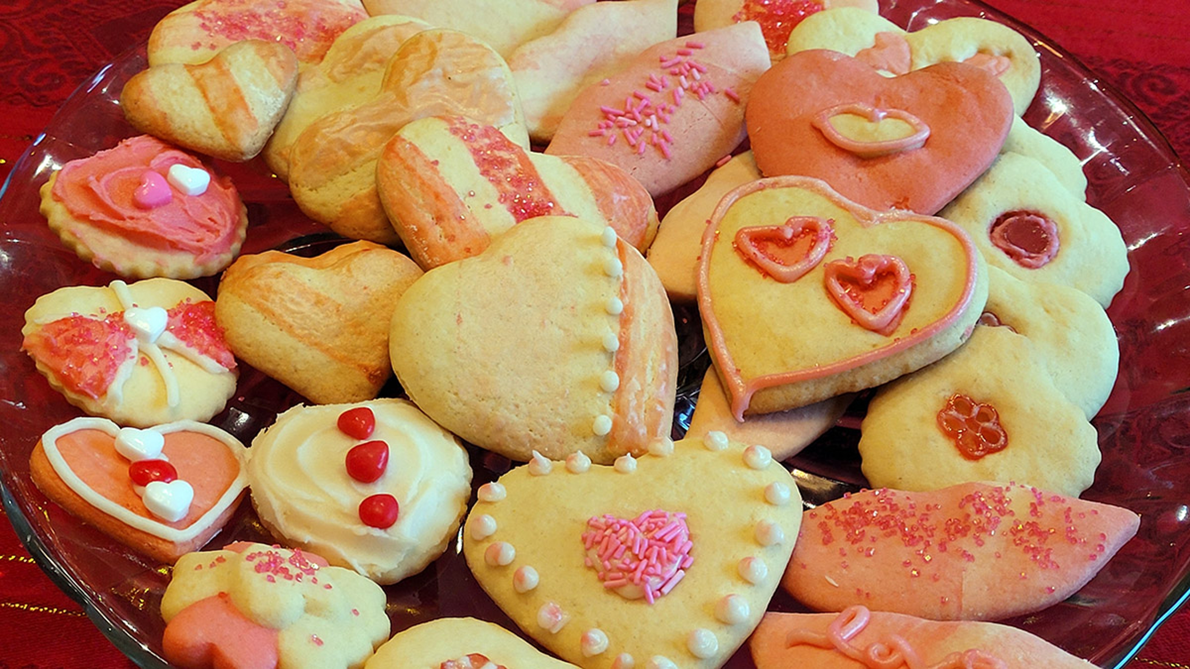 tray of valentine's cookies