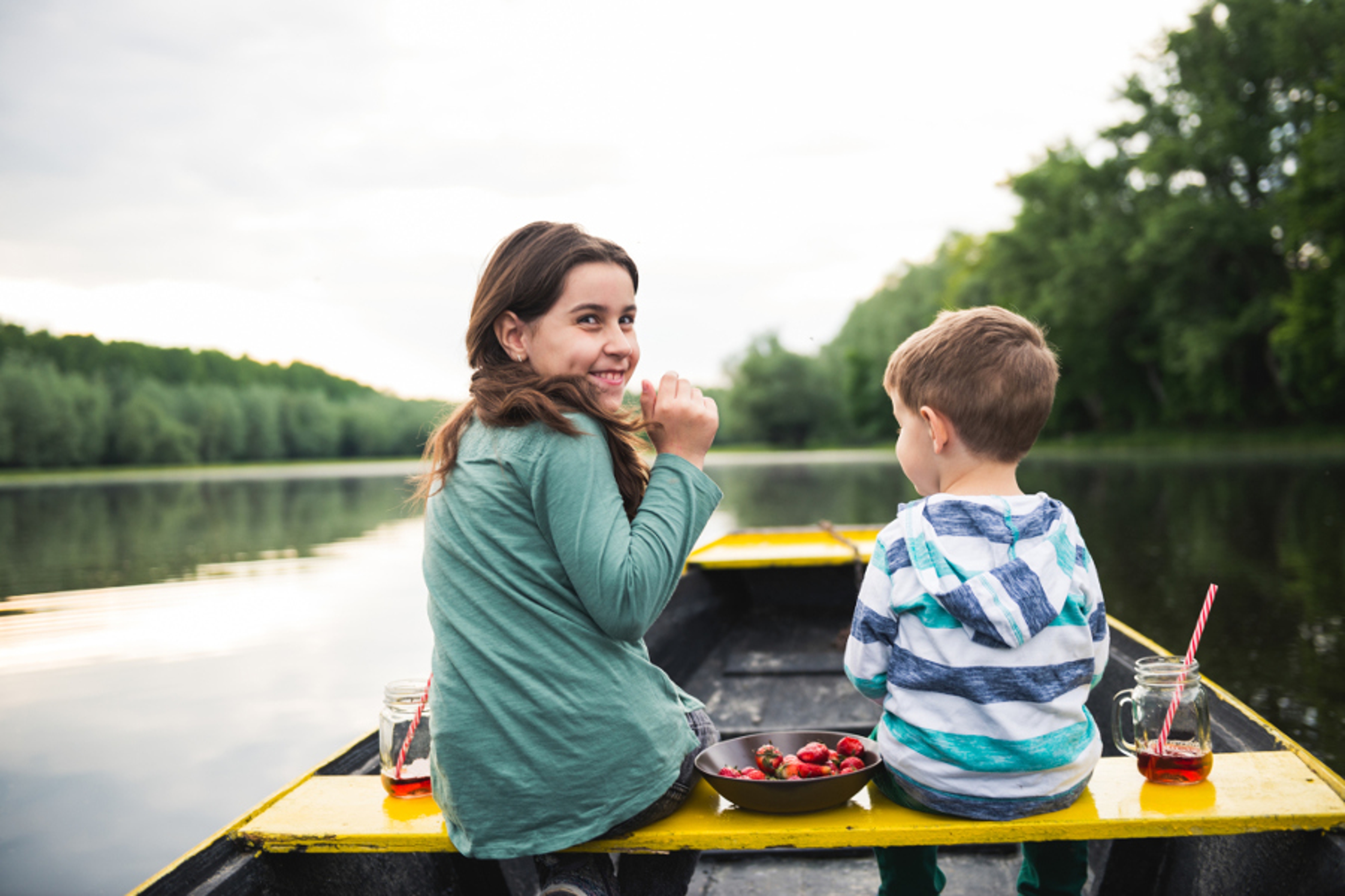 Article Cards Featured Image Children on boat