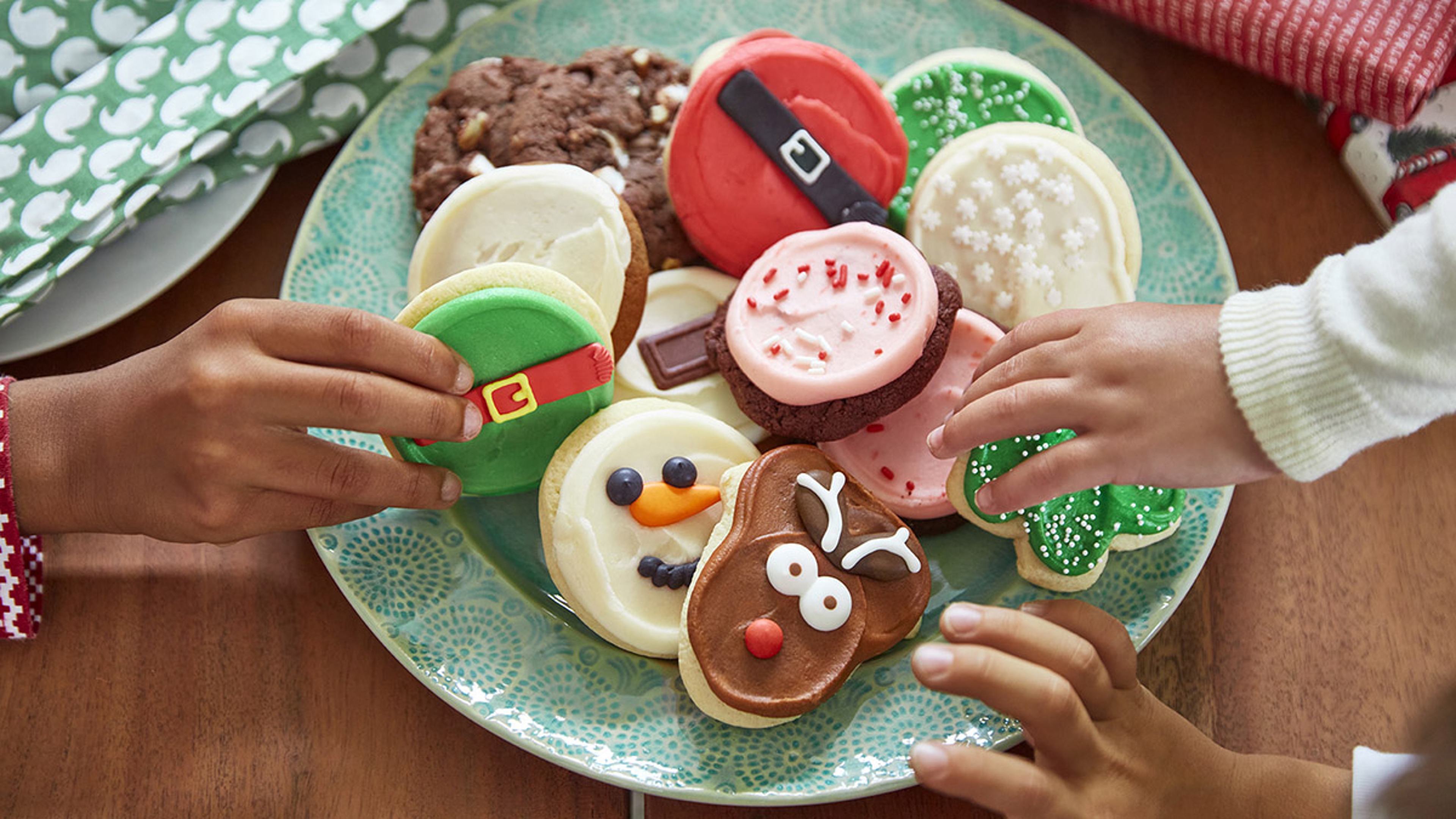 Article Cards Featured Image history of christmas cookies hero