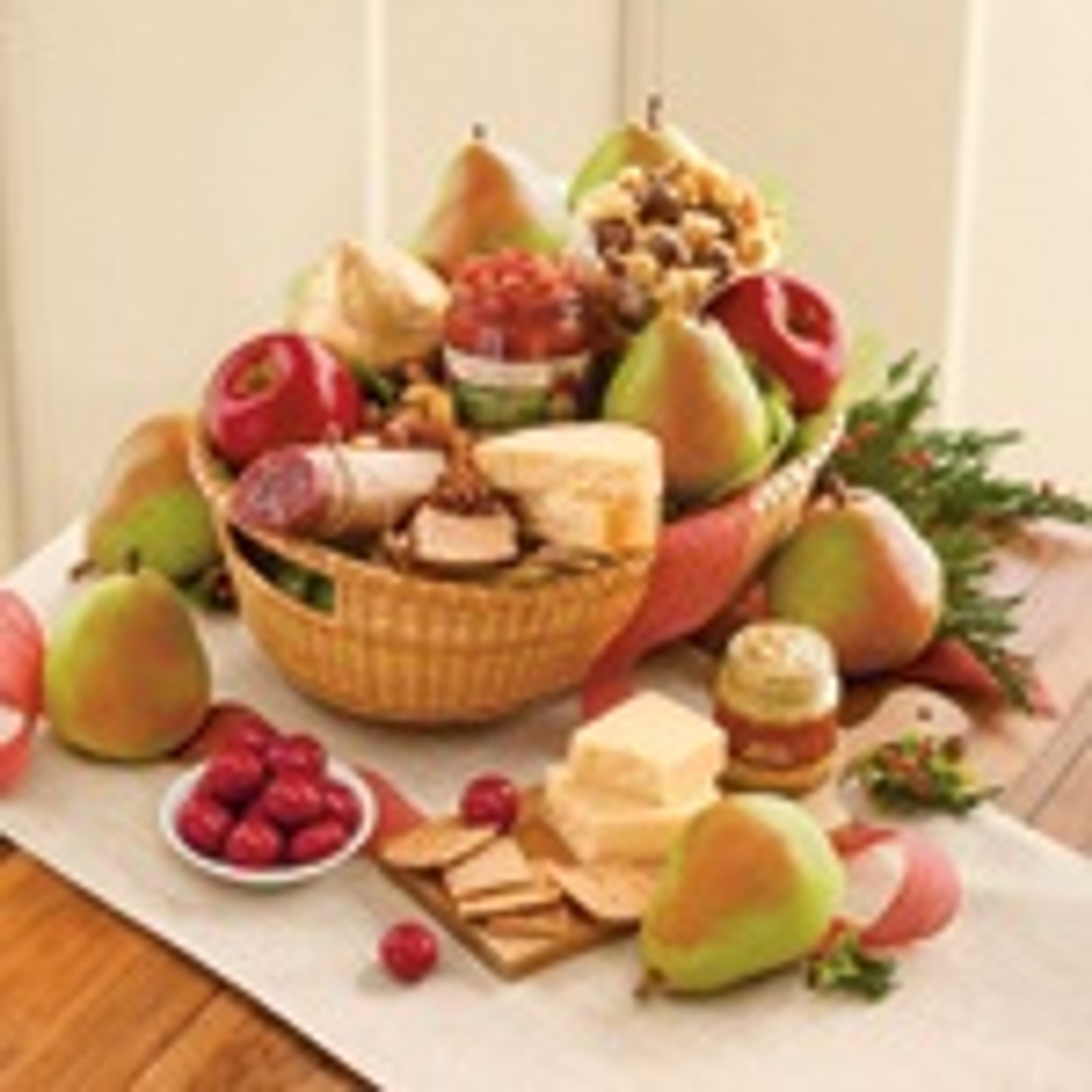 Top Last Minute Food Gifts Roxy Ann Gift Basket Deluxe Harry & David