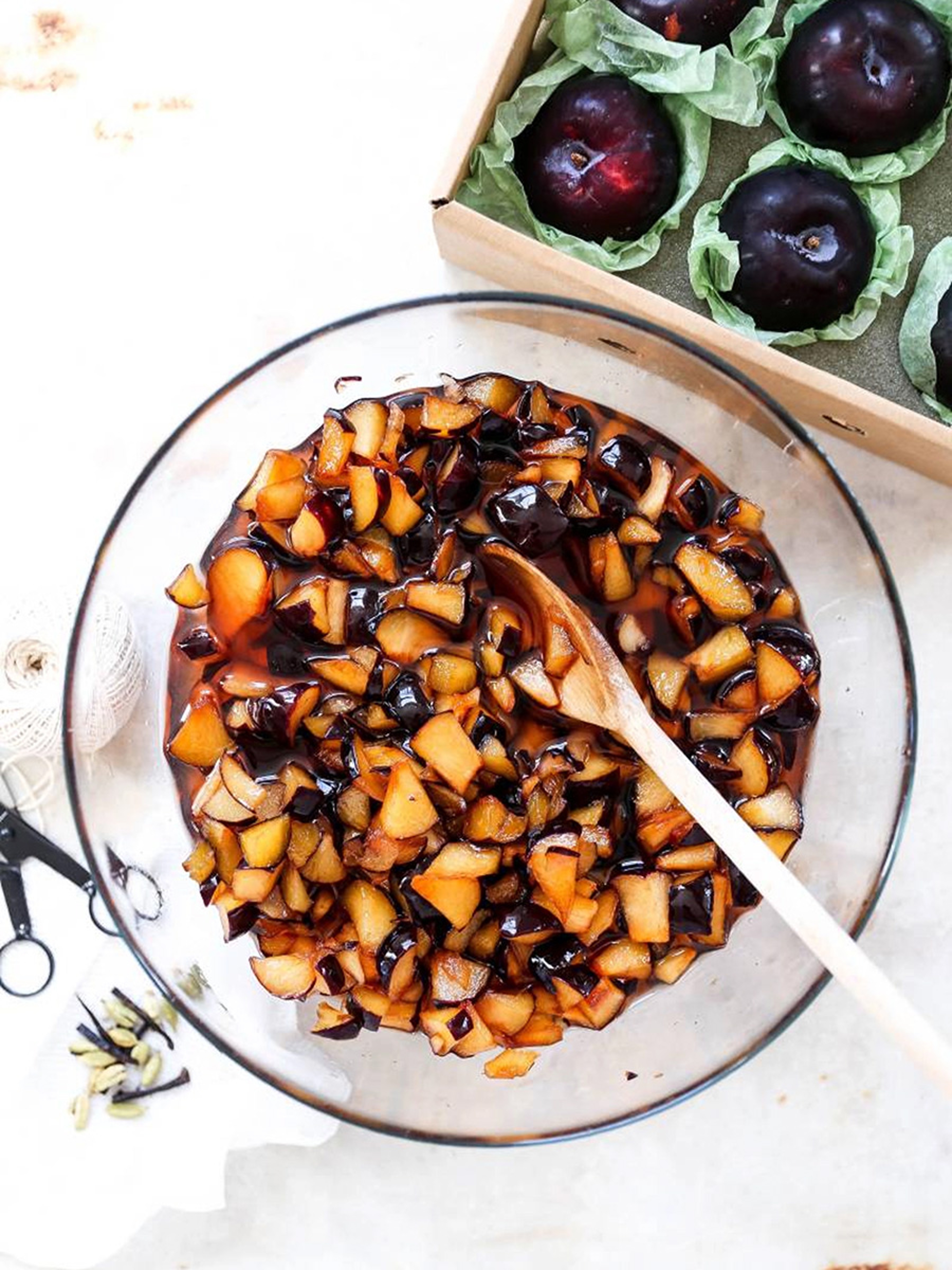 Process of making plum jam.