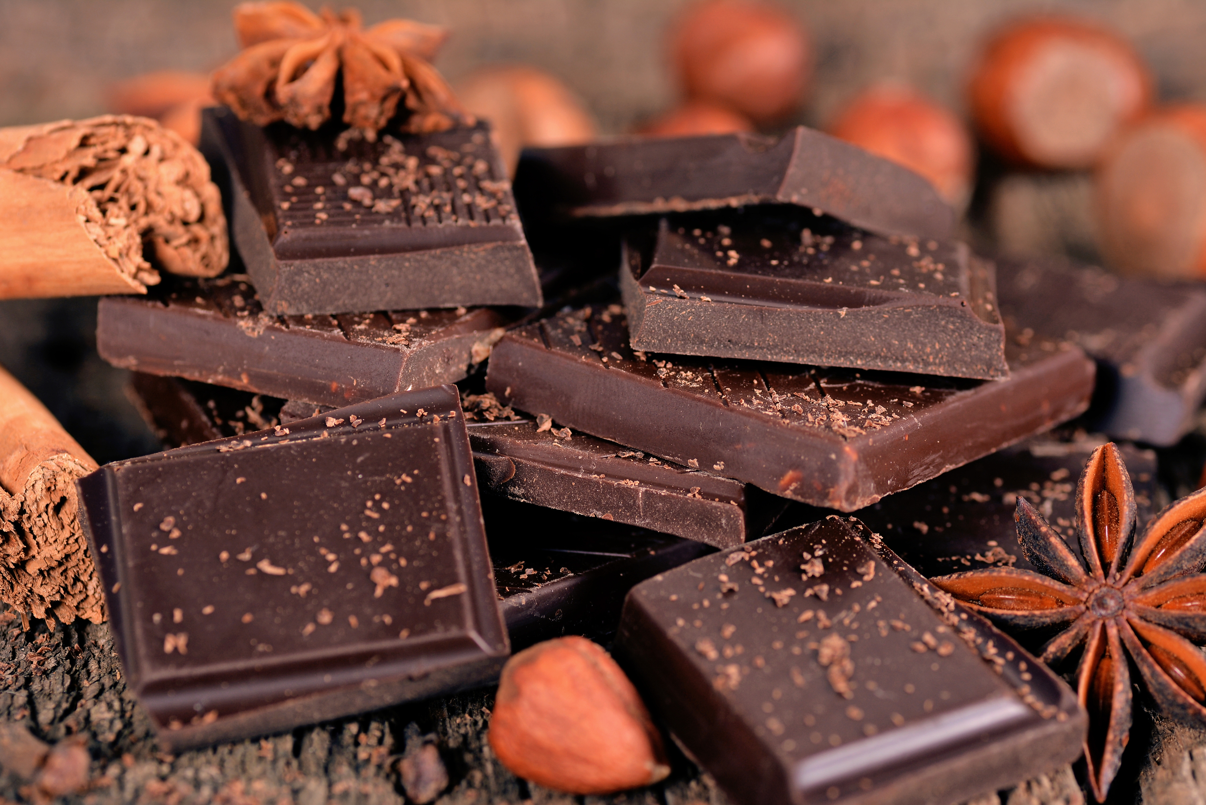 Article Cards Featured Image benefits of dark chocolate hero