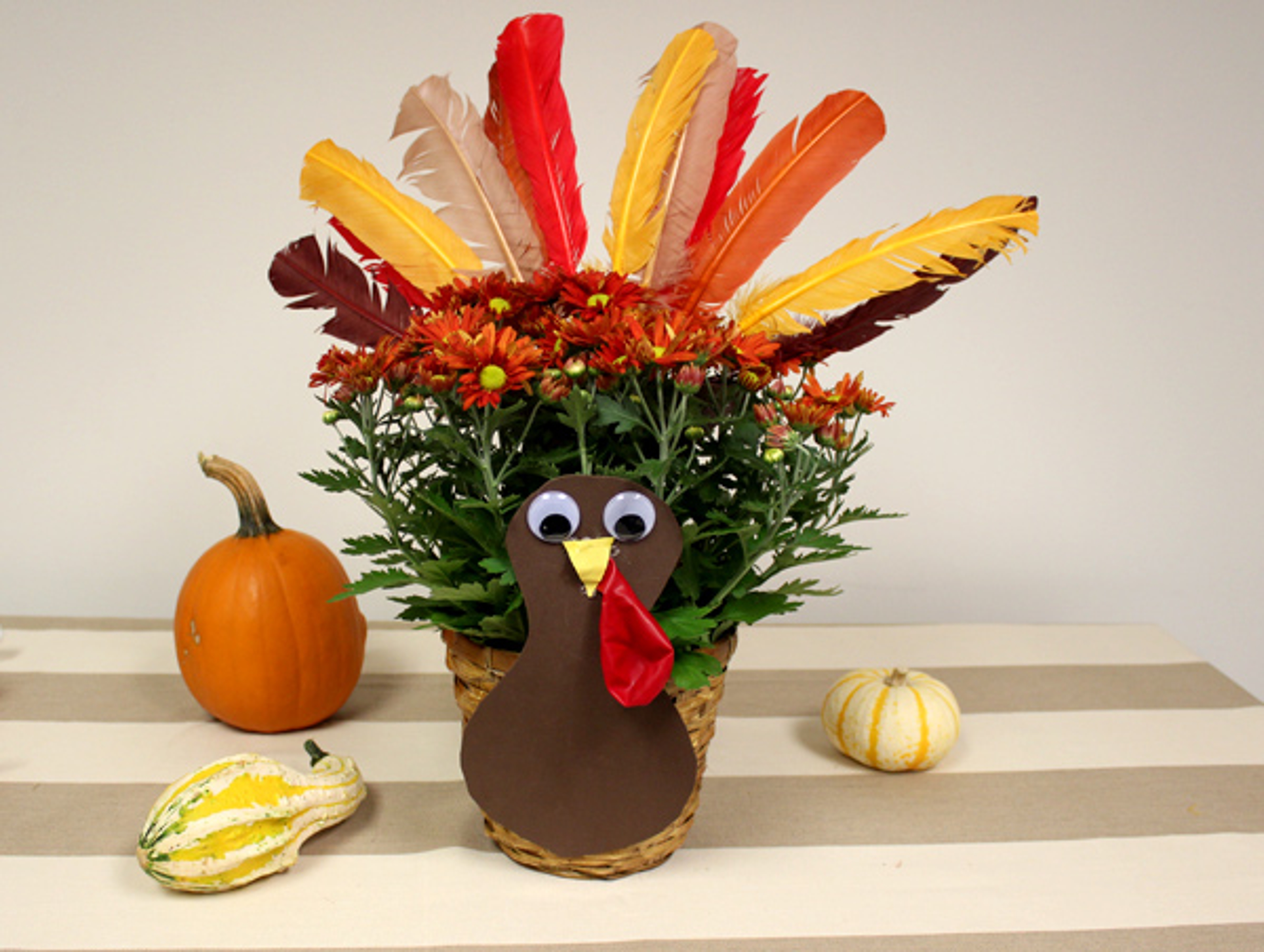 Article Cards Featured Image thanksgiving potted plant turkey craft for kids