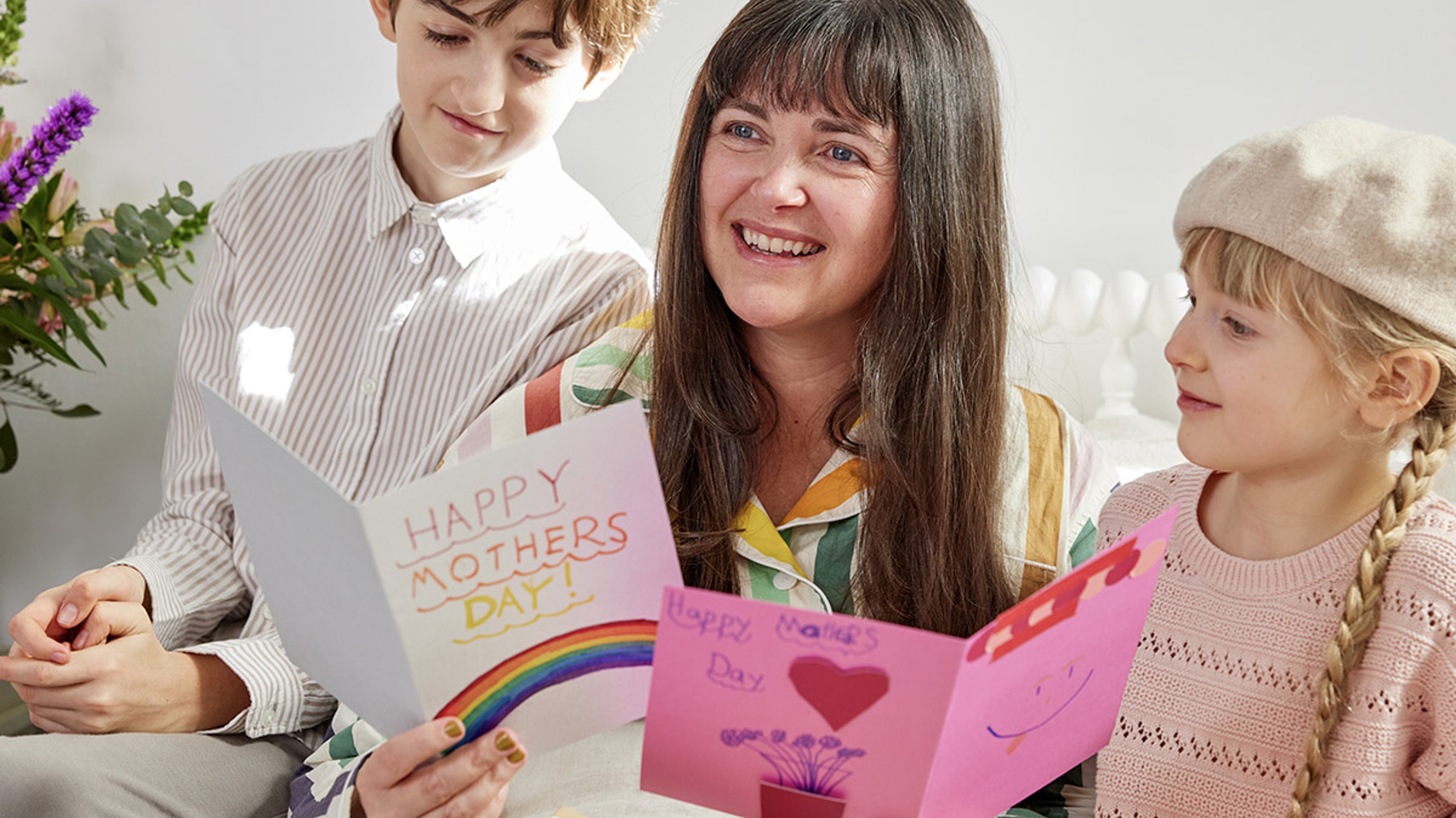 Article Cards Featured Image mother's day card message ideas hero