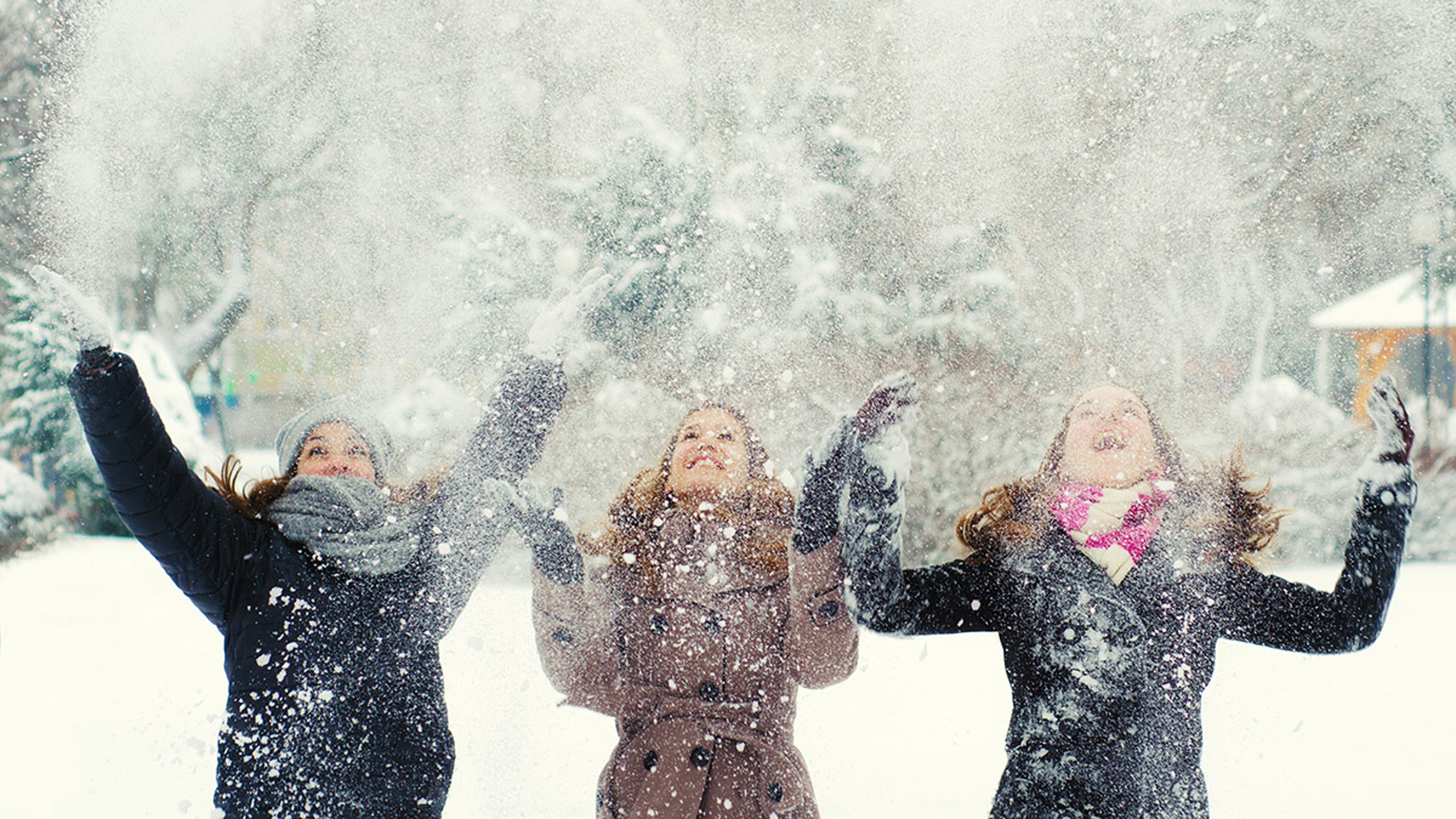 Article Cards Featured Image Three teenage girls having fun in the winter snow