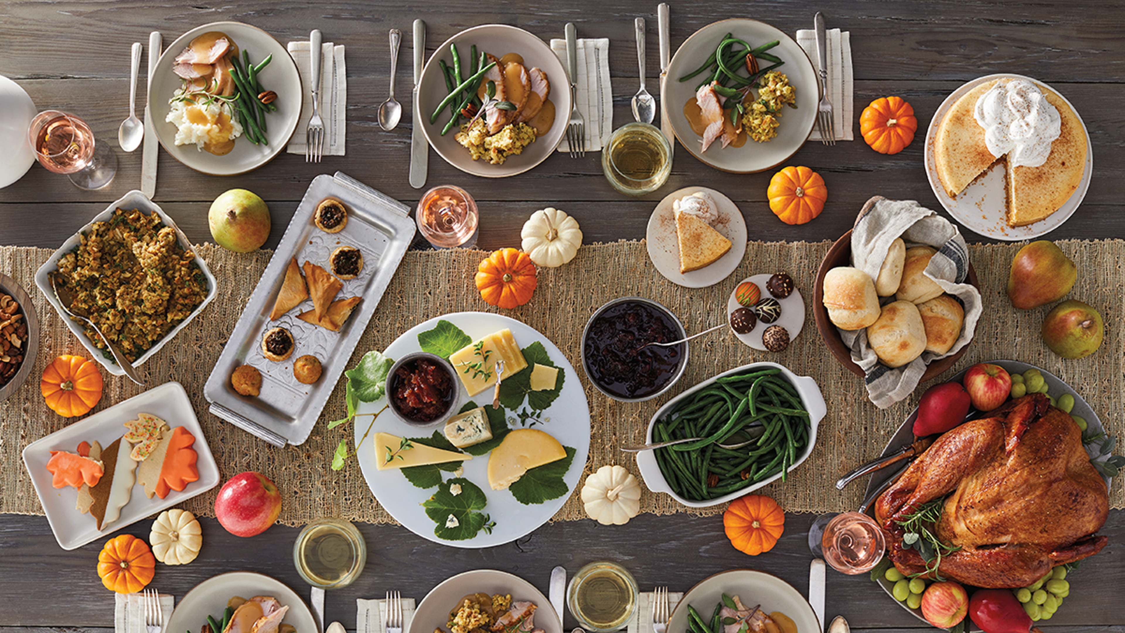 when is thanksgiving full table