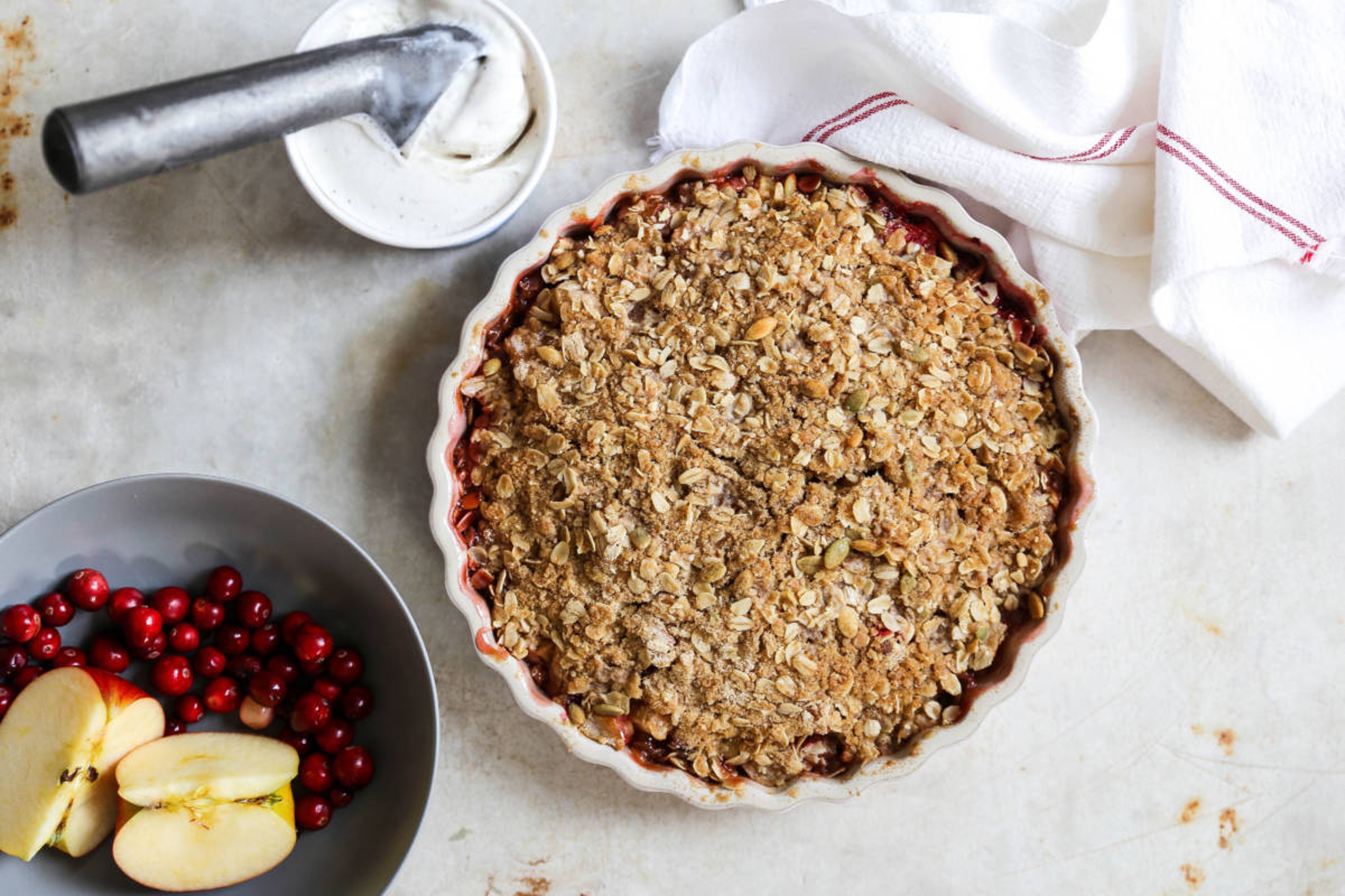 baked apple cranberry crisp