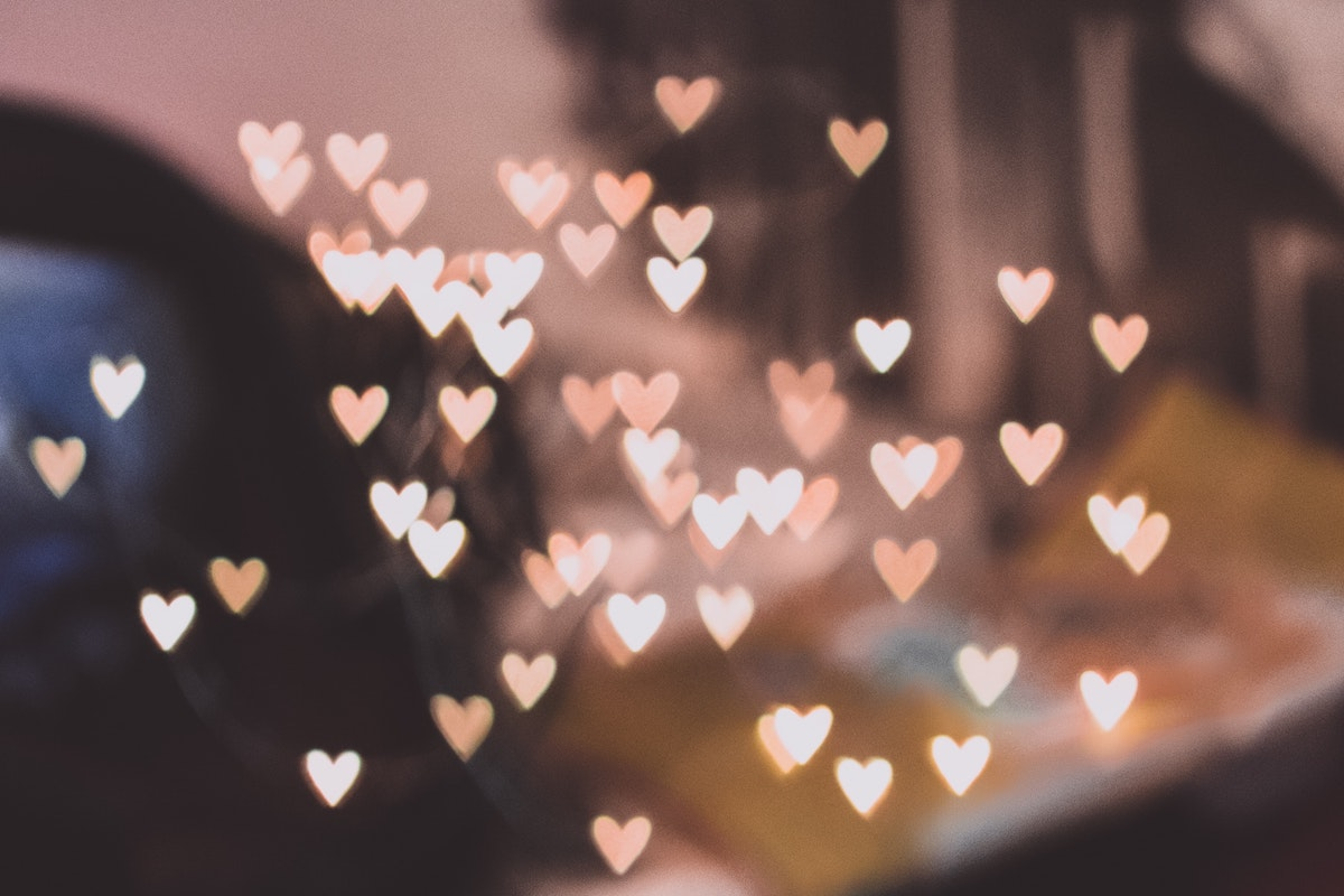 Article Cards Featured Image VDay heart lights