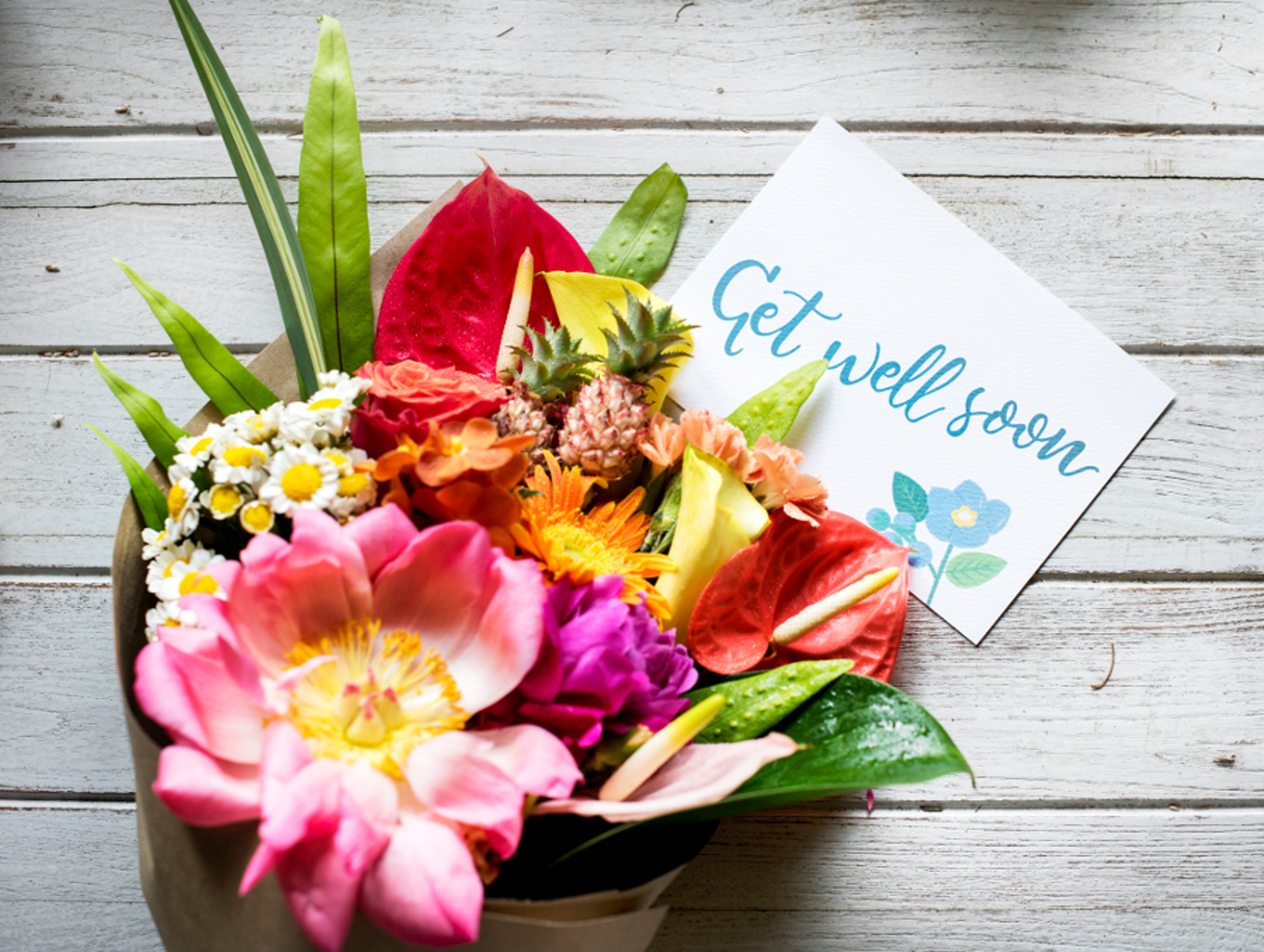 Get well soon message with bouquet