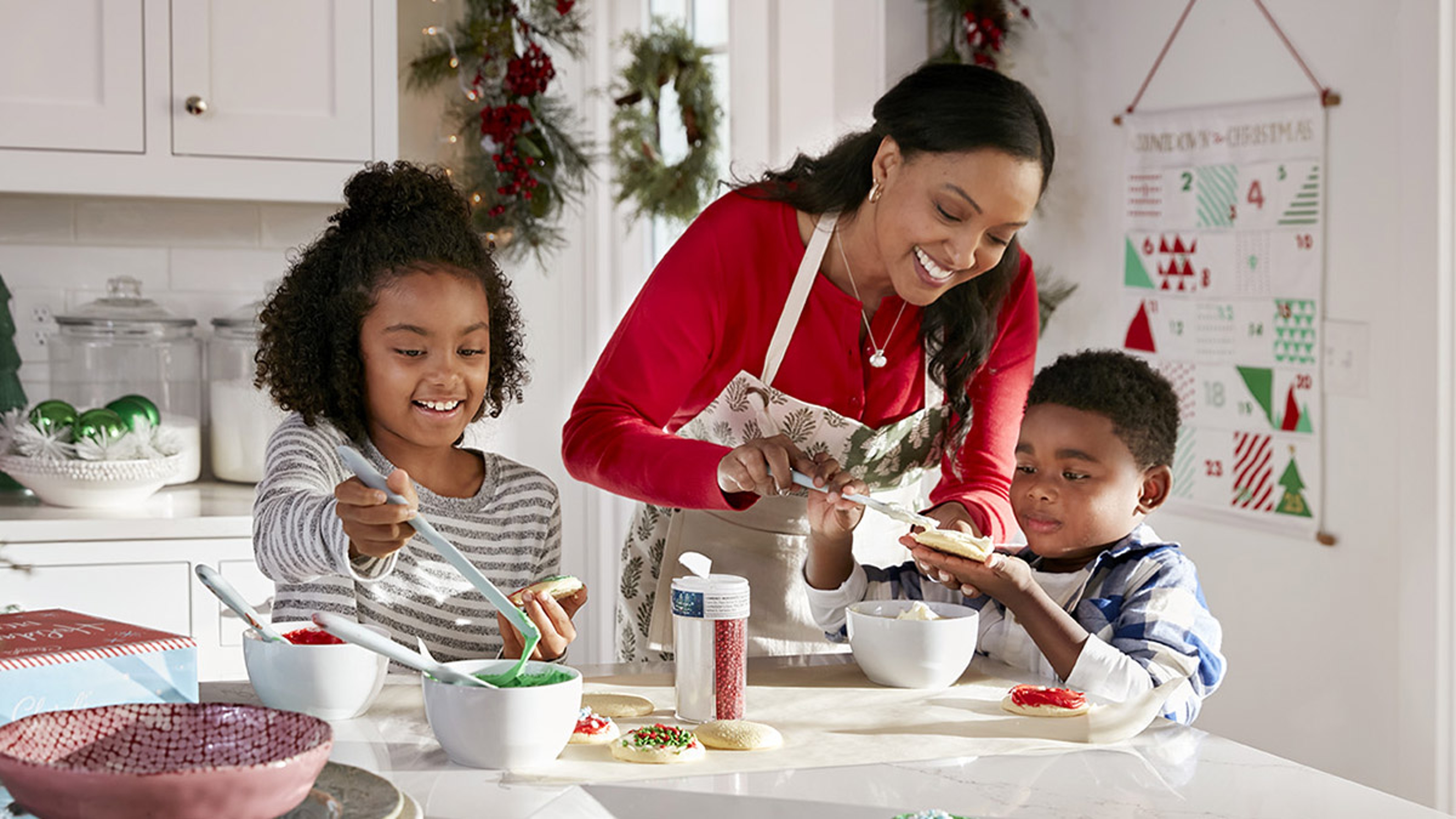 family frosting cookies