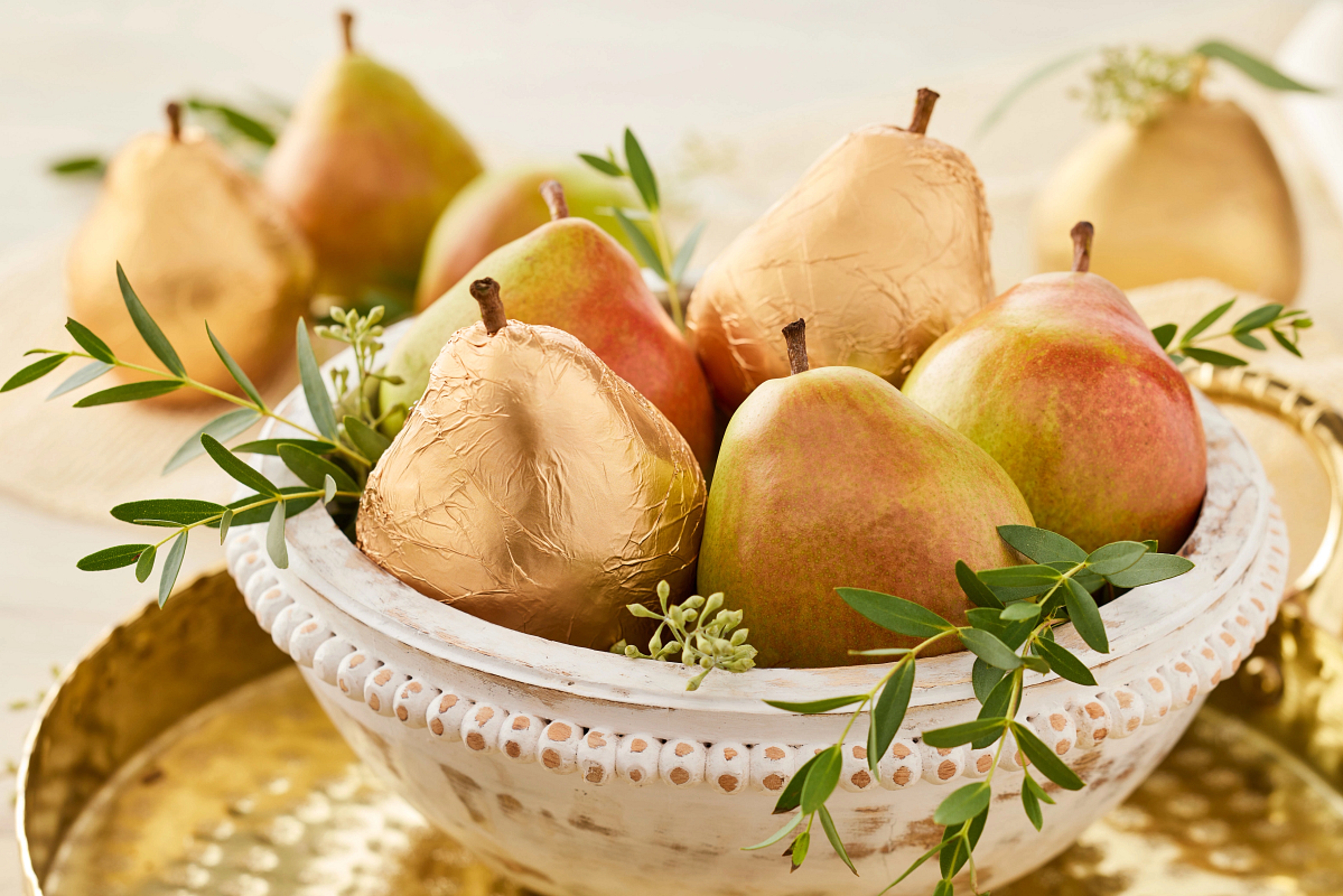 Article Cards Featured Image gold wrapped pears hero