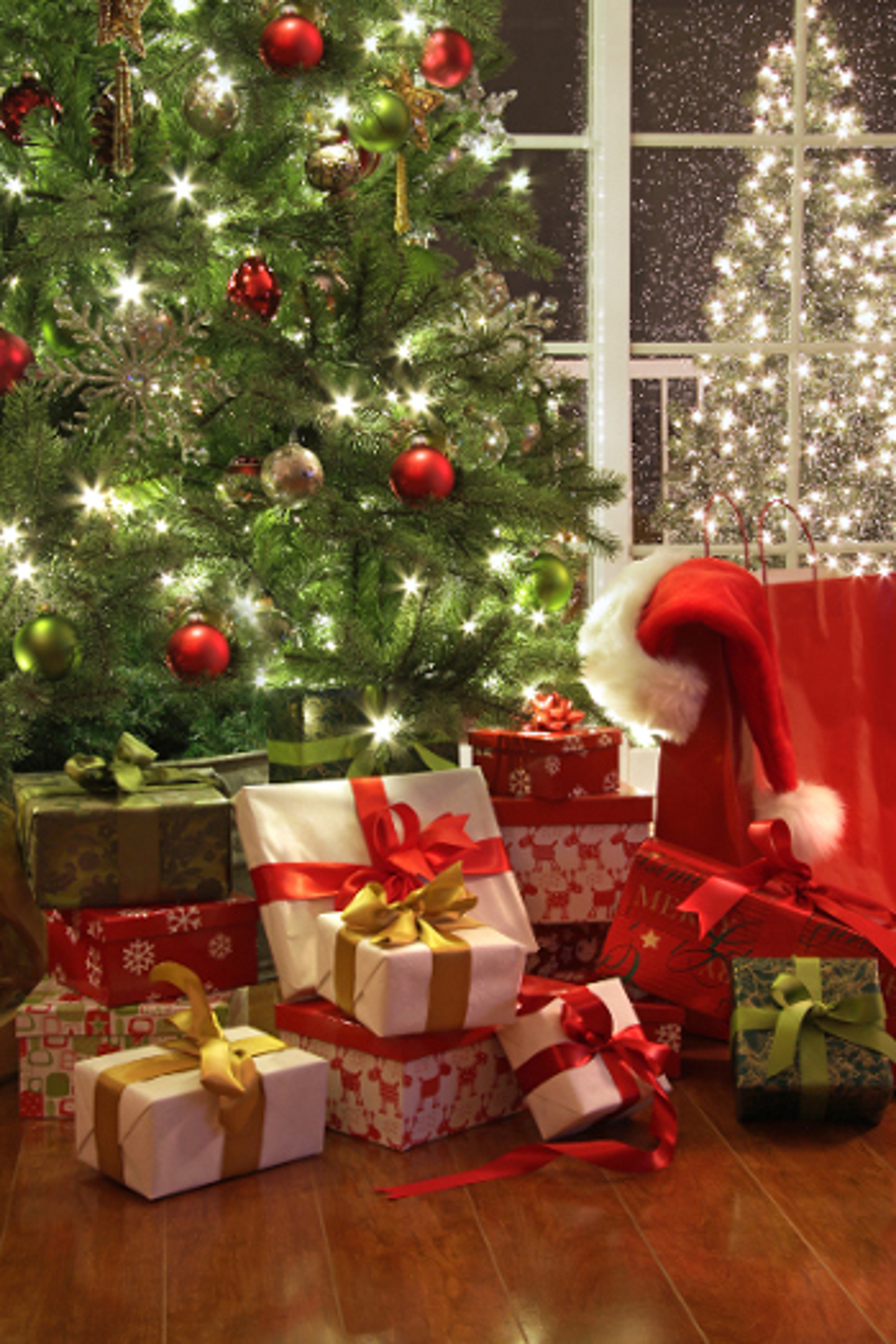 Christmas tree with gifts