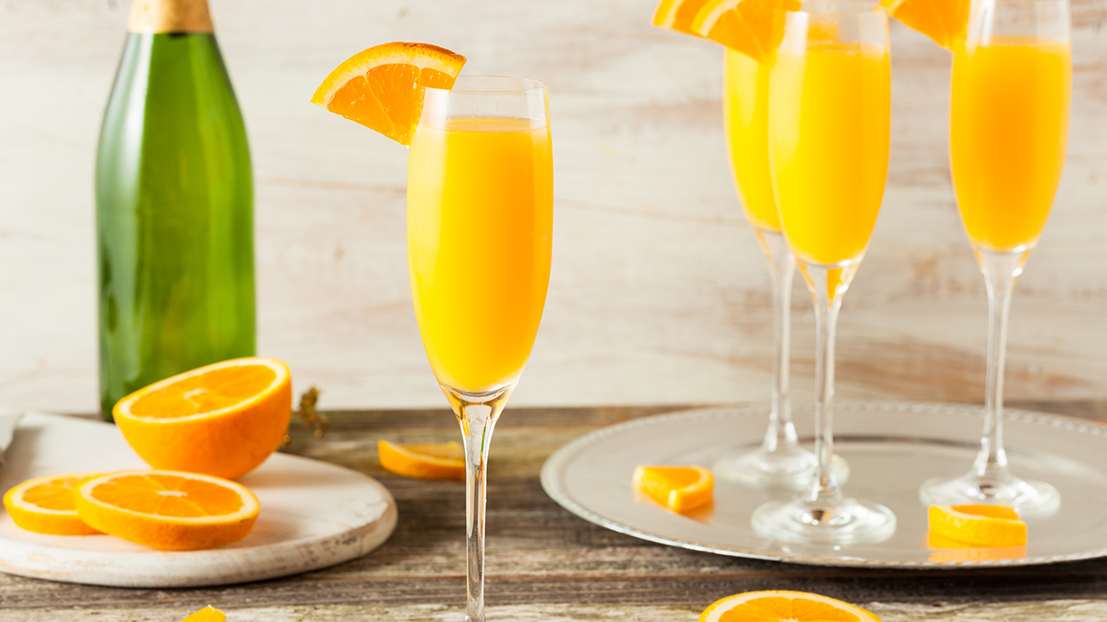 Article Cards Featured Image Homemade Refreshing Orange Mimosa Cocktails with Champaigne