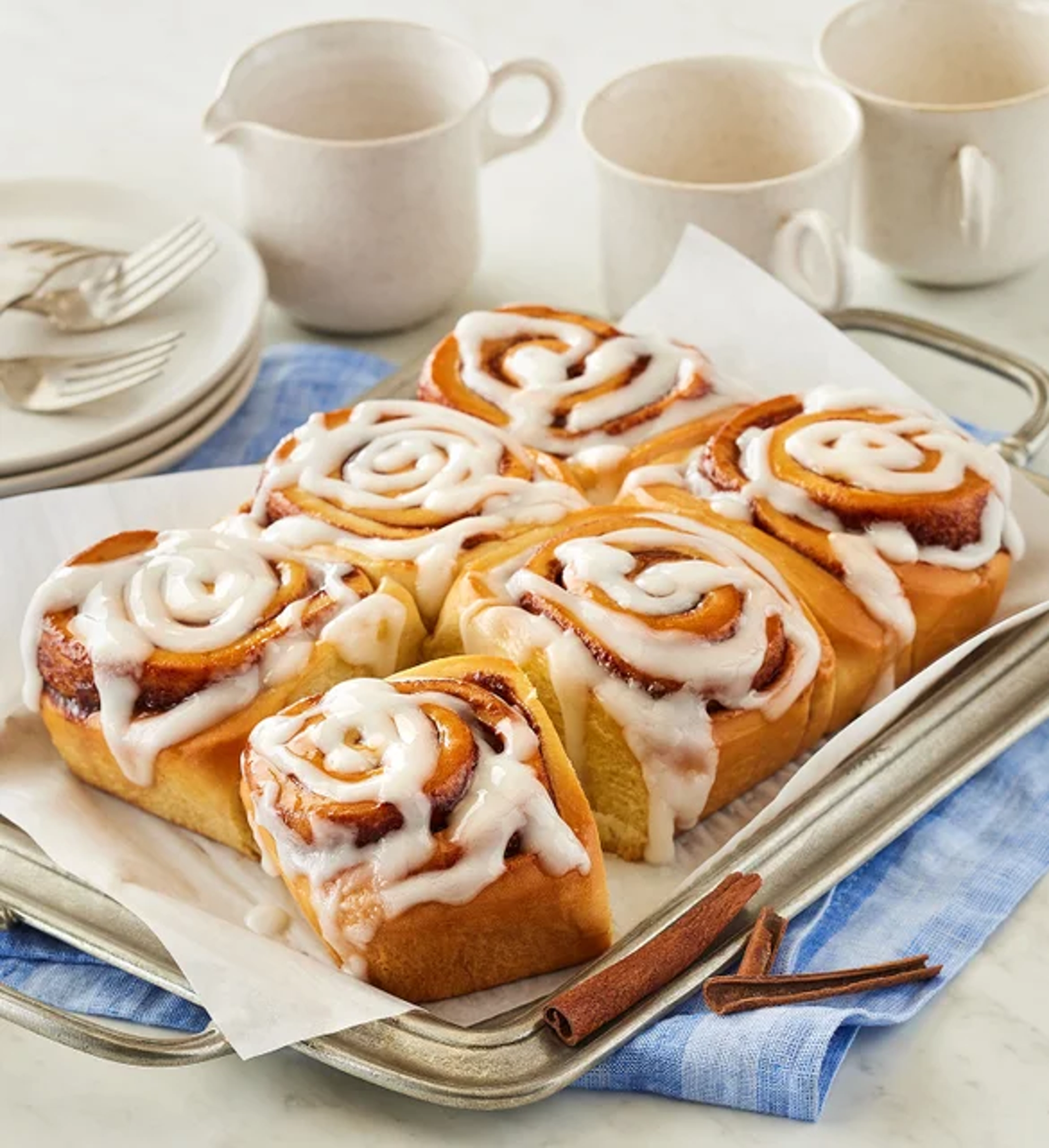 types of pastries cinnamon rolls