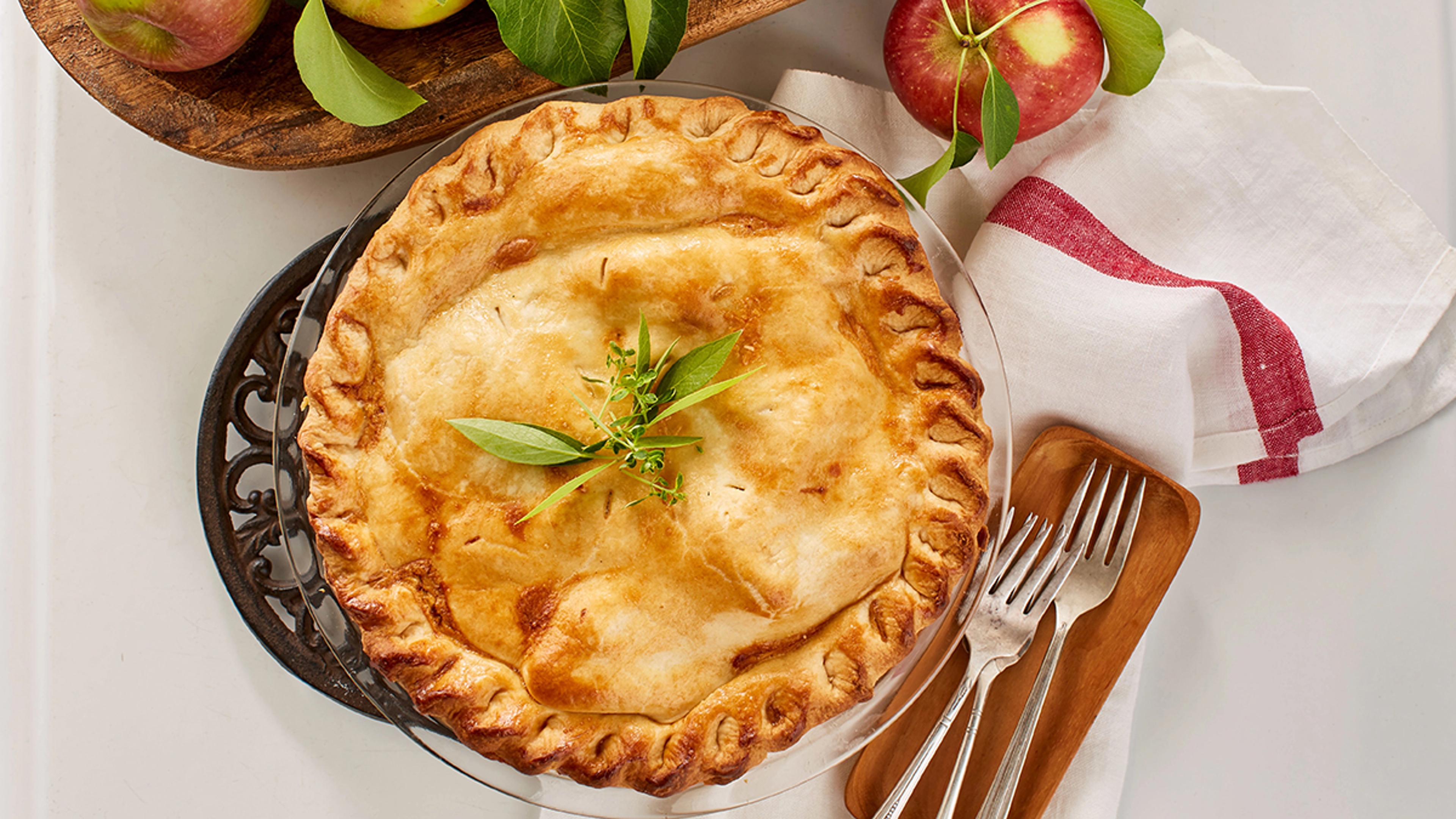 Overhead image of a freshly baked apple pie.