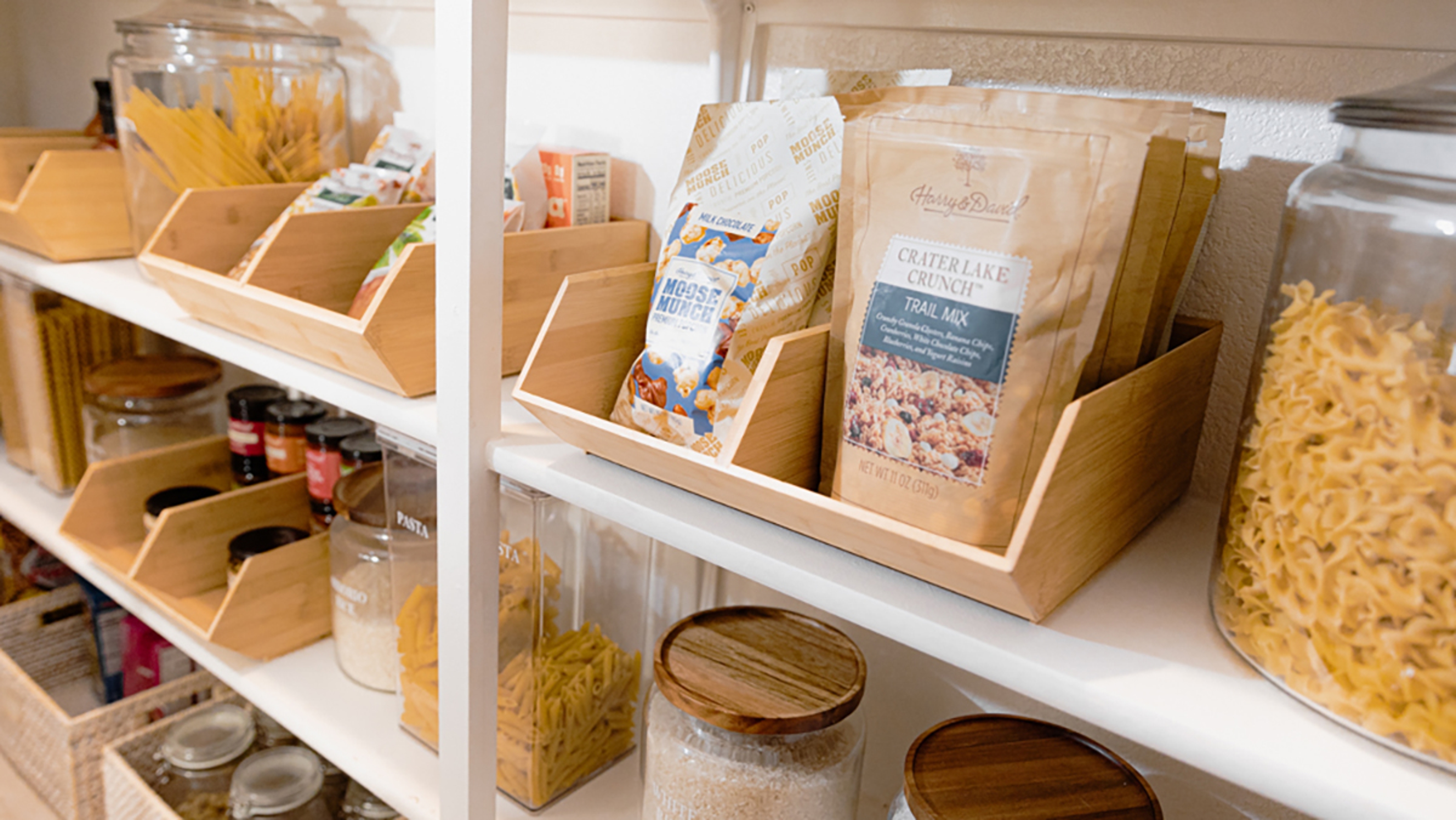 Article Cards Featured Image how to stock a pantry hero