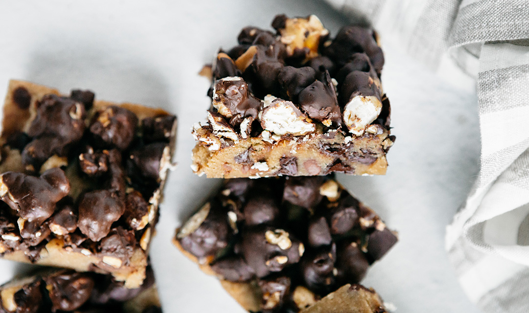 Moose Munch Blondies Recipe | The Table by Harry & David