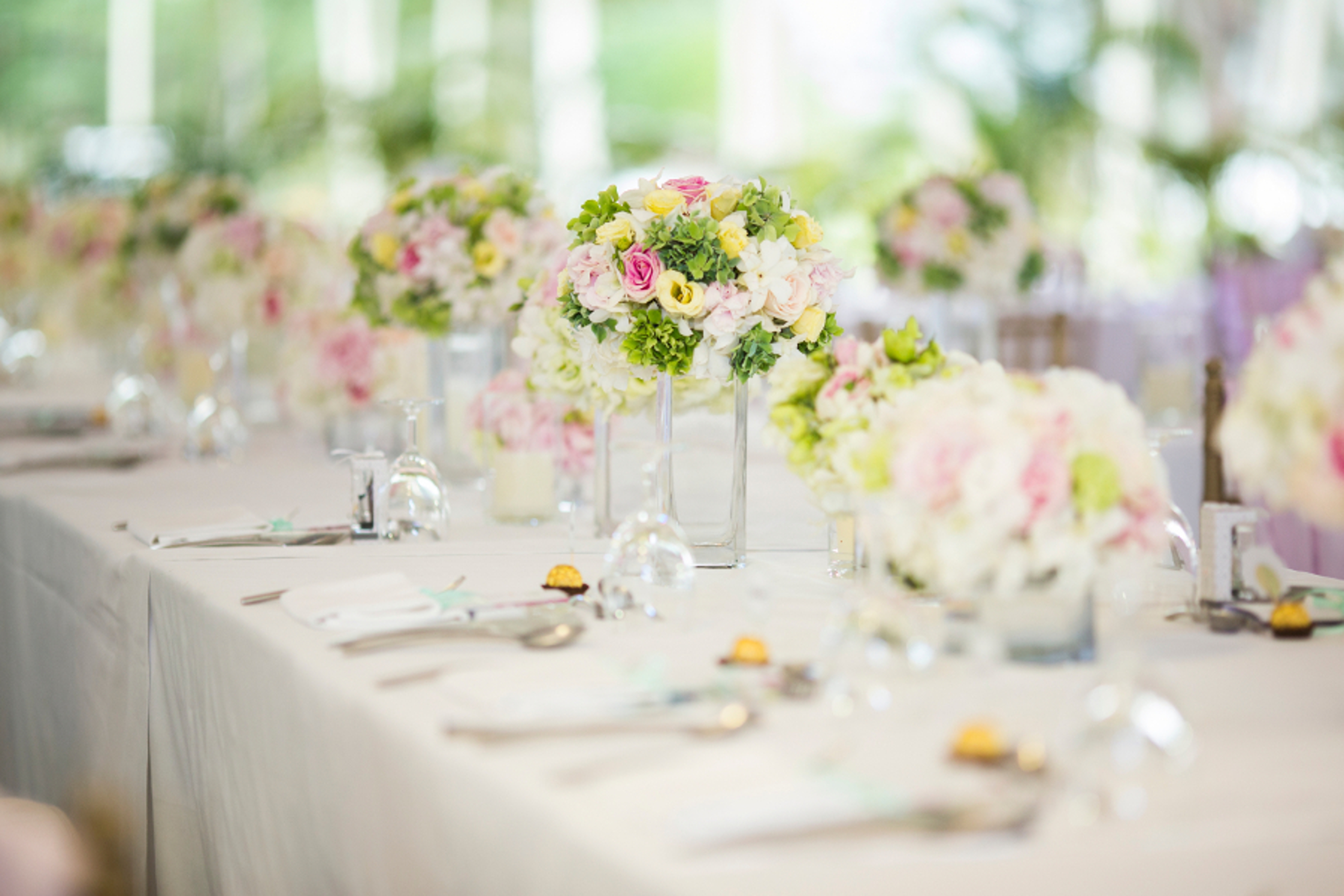 Article Cards Featured Image Wedding table setting