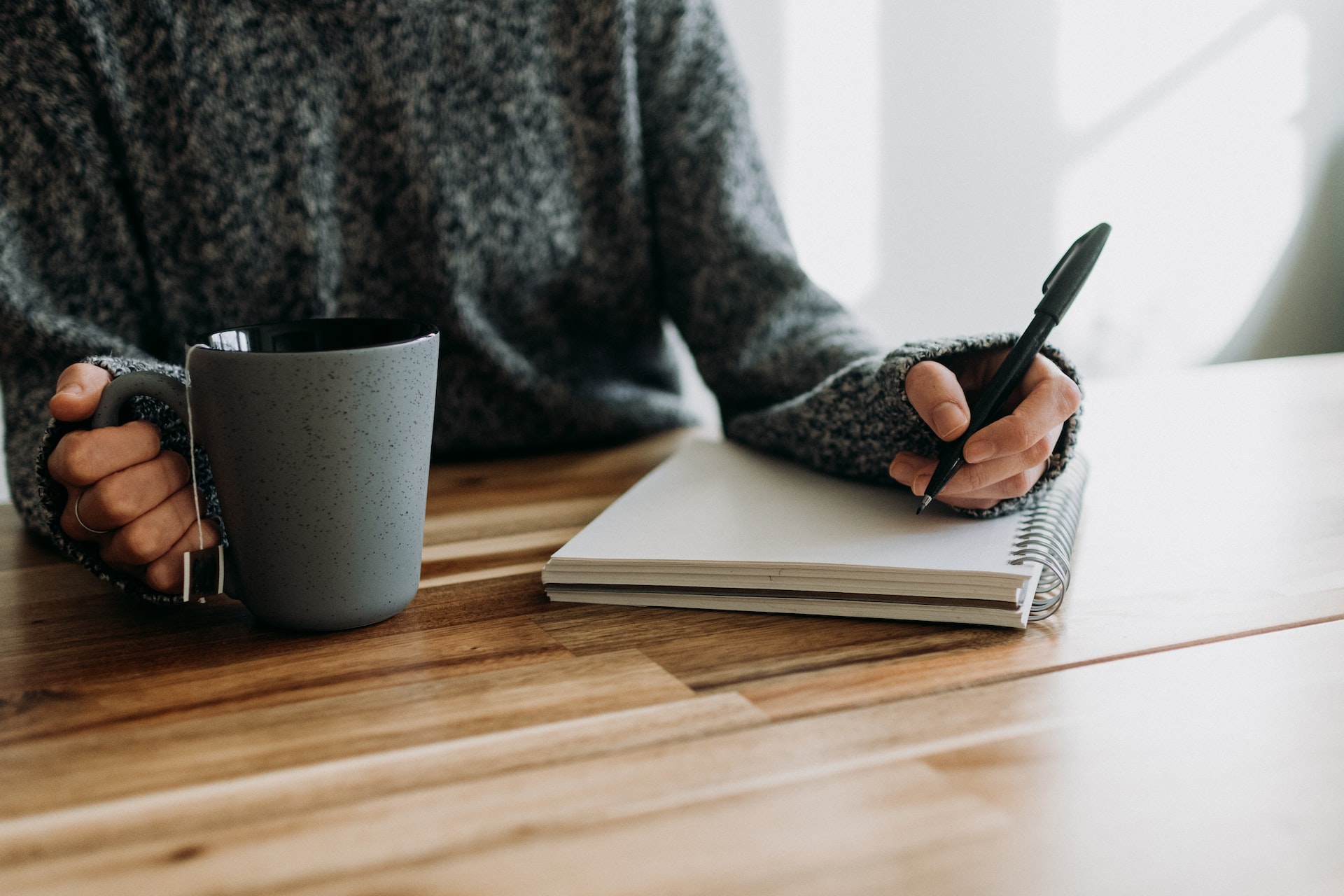 英語エッセイの書き方と構成を、例文と共に徹底解説｜ベルリッツ