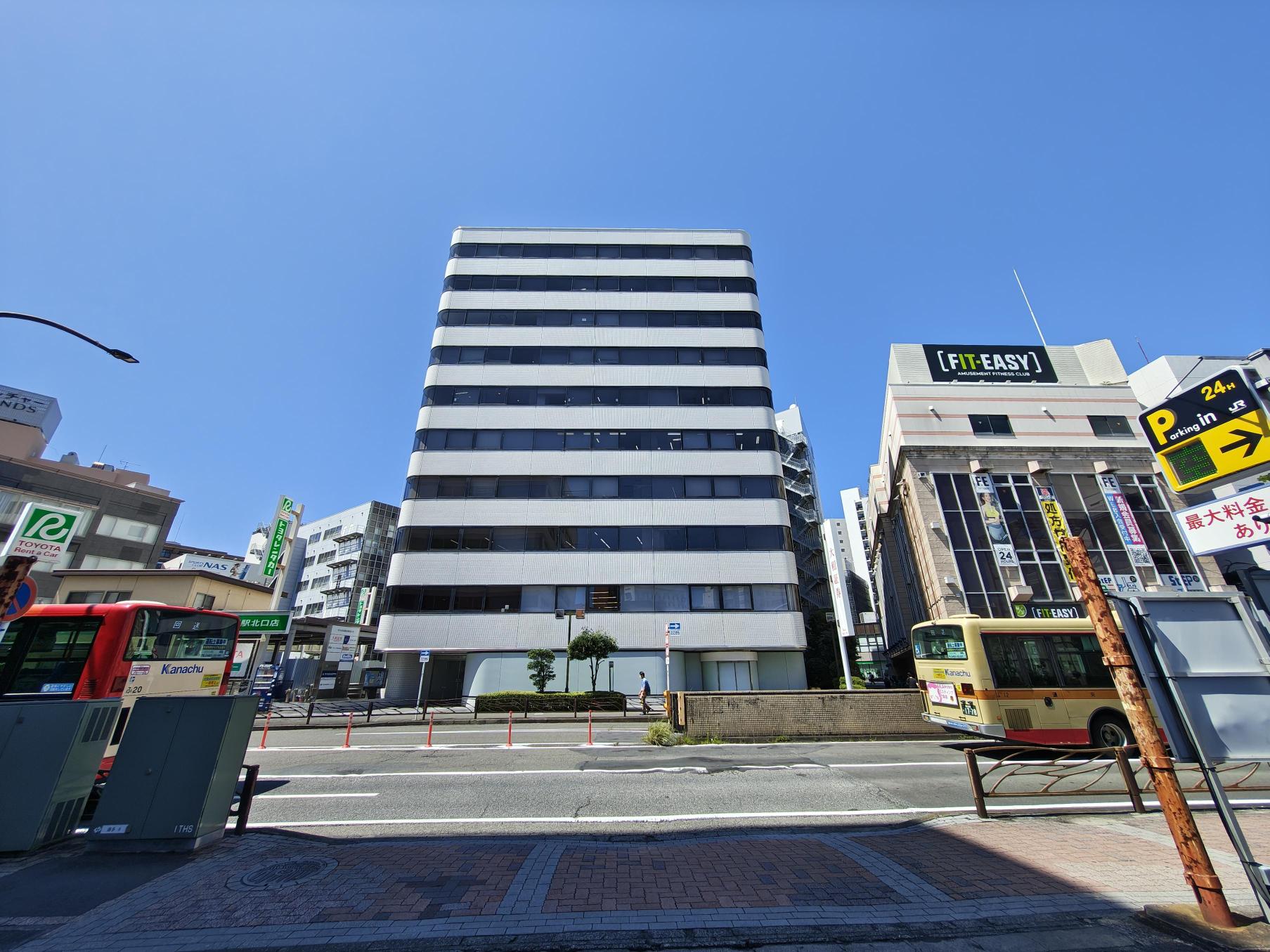 The building where the Fujisawa language Center is located