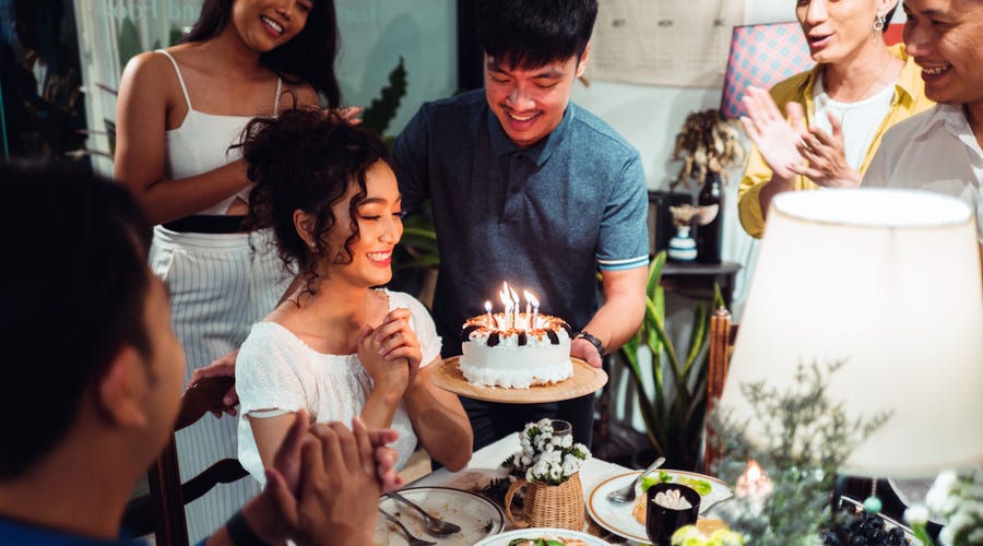 ネイティブがさらっと使う英語の 誕生日おめでとう 25選 ネイティブがさらっと使う英語の 誕生日おめでとう 25選