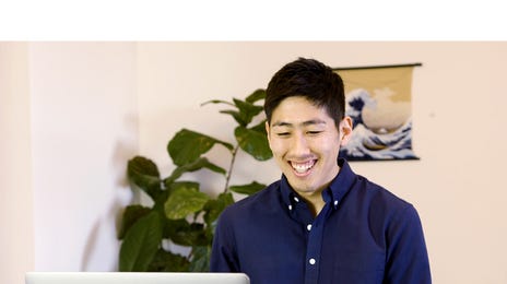 LiveOnlineStudent_Taka4_edit_featurecard.jpg