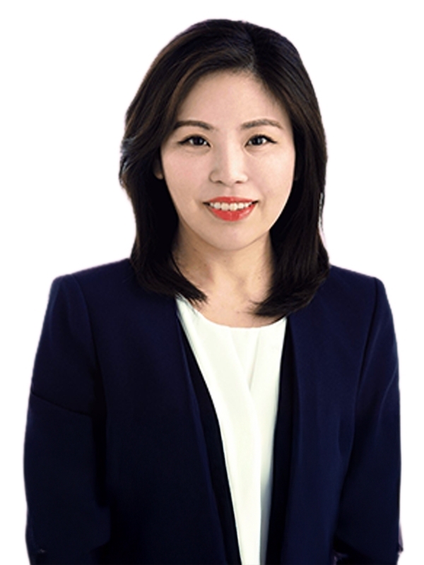 前野真実子氏