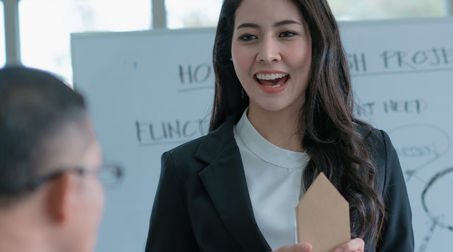 英語プレゼン攻略法 フレーズから資料作成 成功するコツまで紹介 ベルリッツ 英語プレゼン攻略法 フレーズから資料作成 成功するコツまで紹介 ベルリッツ