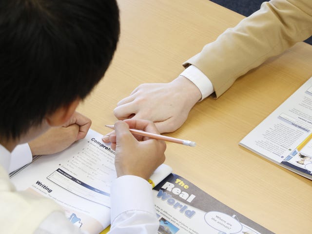 _O5A0428.jpg
\\net.berlitz.global\JP-DFS-200\Marketing\Marketing\12_共通素材\02_広報カット\02_KidsTeens\201312_撮影データ\for_pamph\Teens