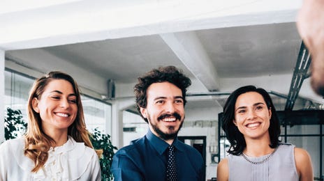 英語の面接で自己紹介をソツなくこなす3つのポイント ベルリッツ 英語の面接で自己紹介をソツなくこなす3つのポイント ベルリッツ