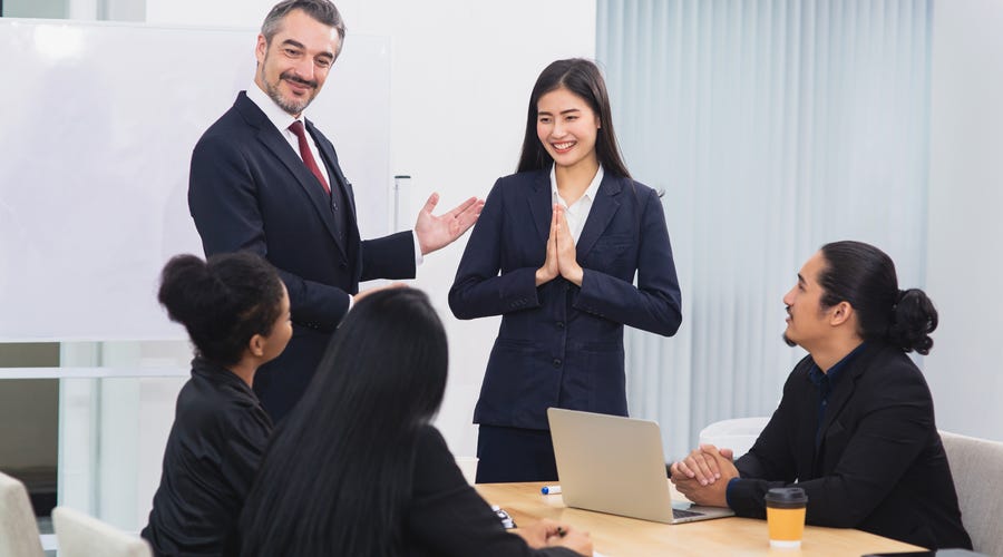 職場ですぐに使える 英語自己紹介の完全ガイド ベルリッツ 職場ですぐに使える 英語自己紹介の完全ガイド ベルリッツ