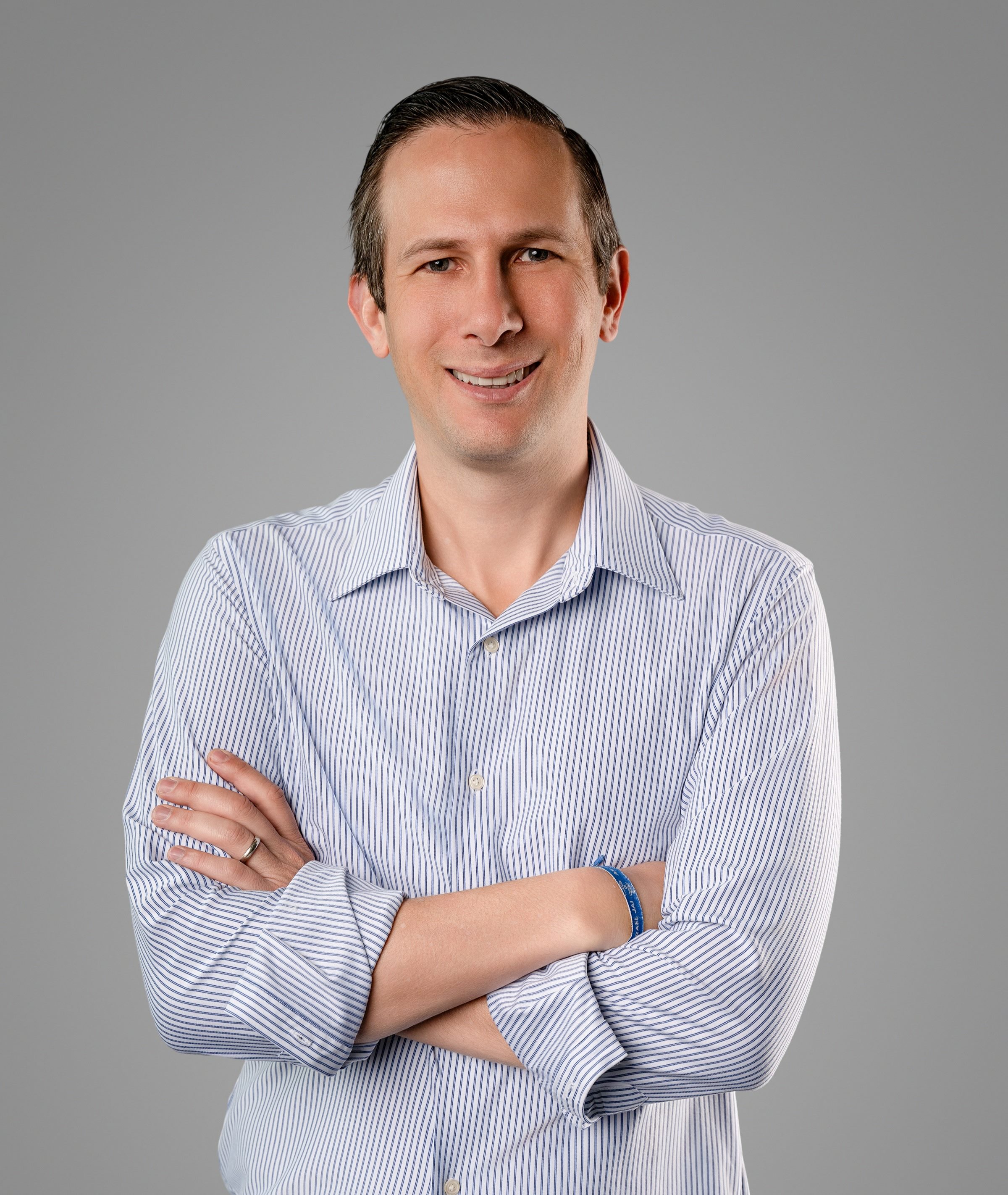 headshot of León Weinstok