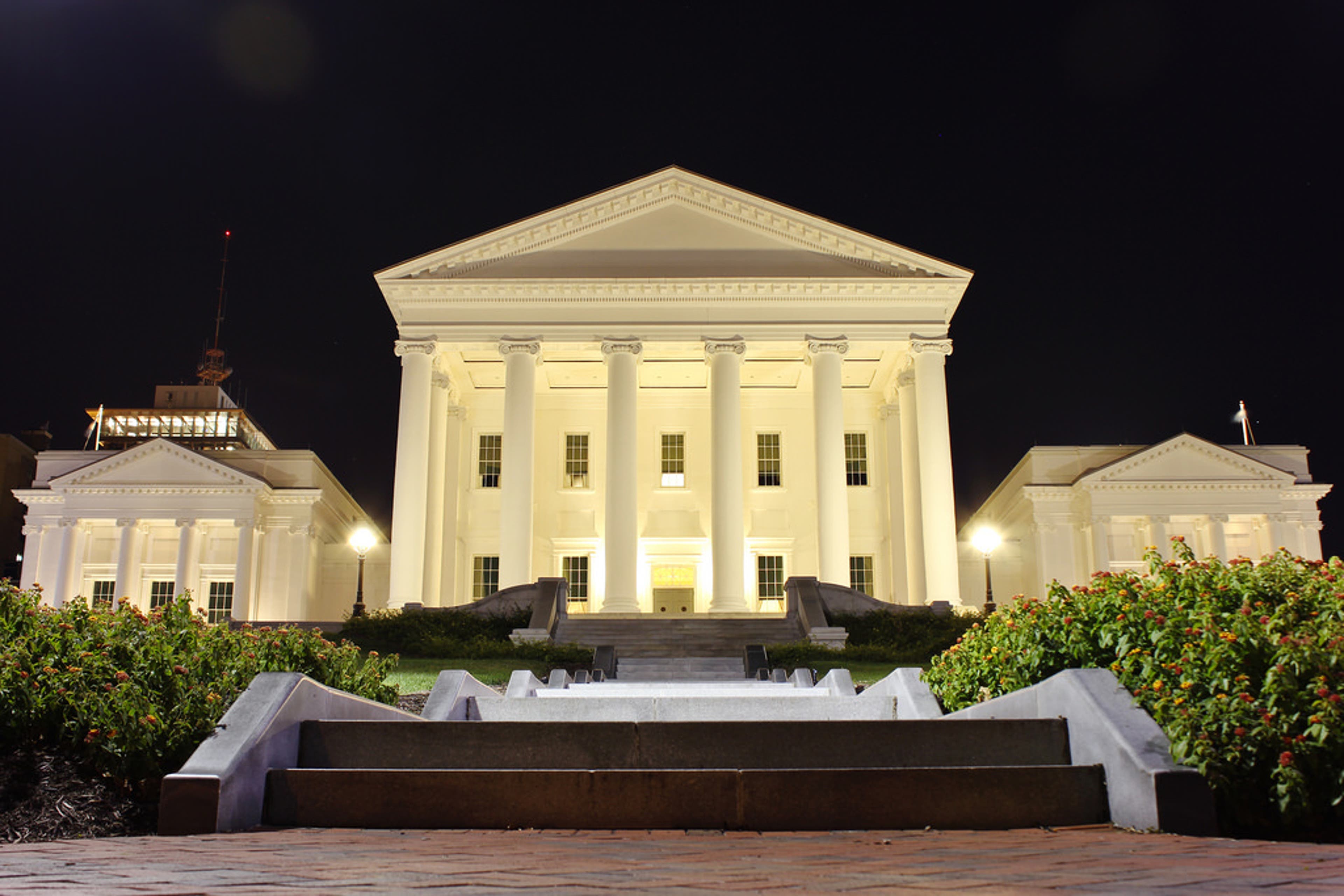 virgina-capitol-building-US.jpg