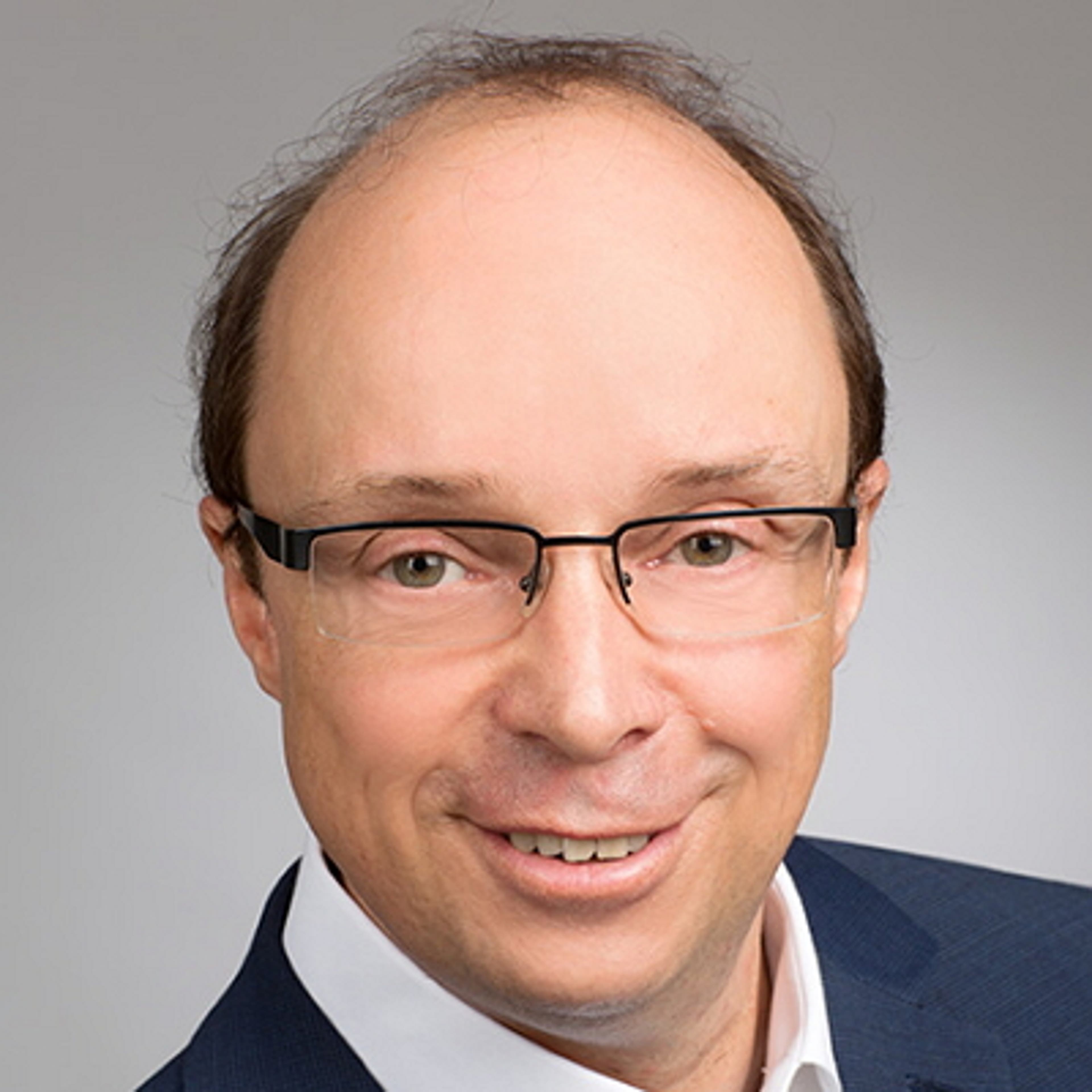 headshot of Eric Tierling