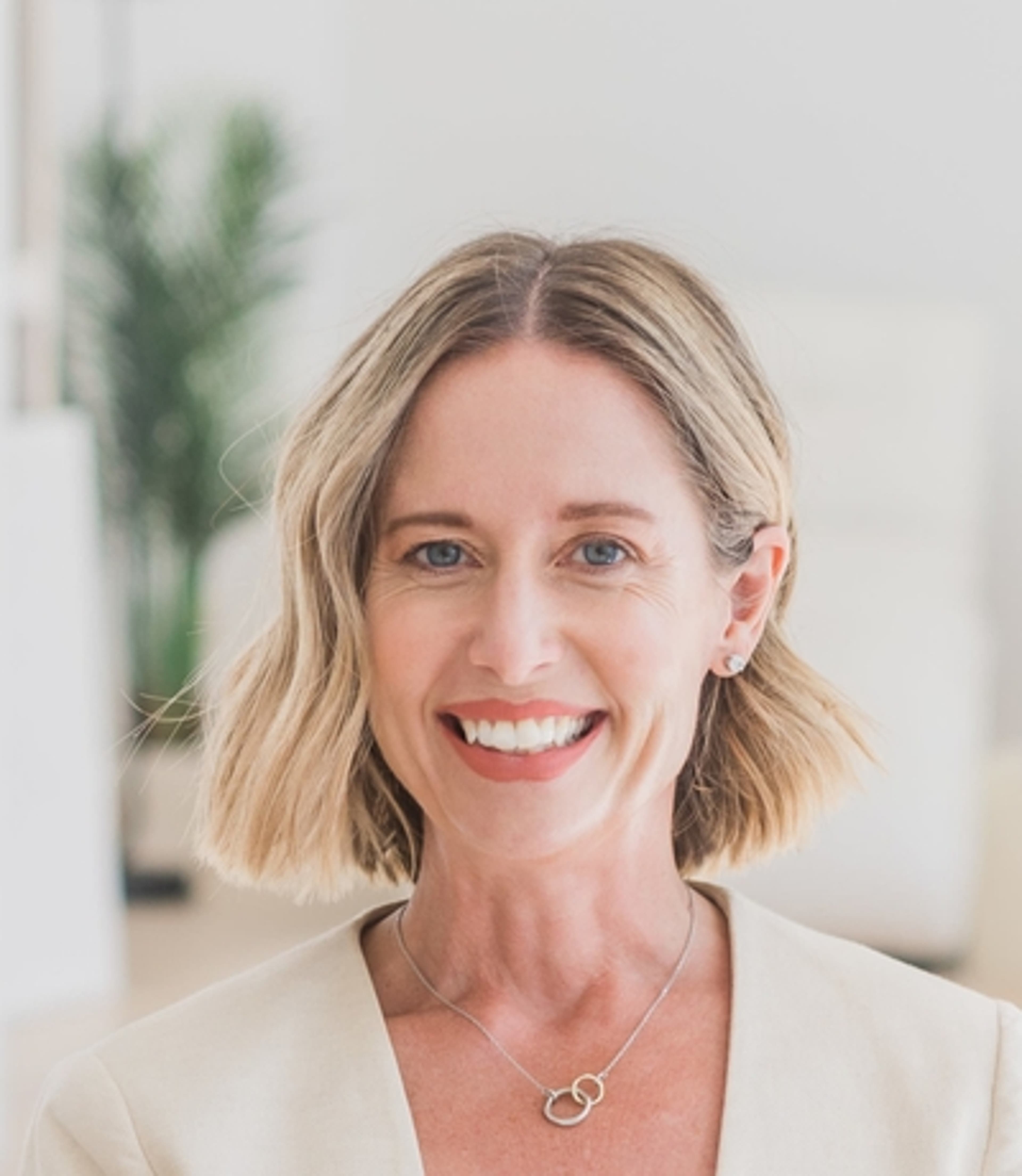 headshot of Susie Hendrie