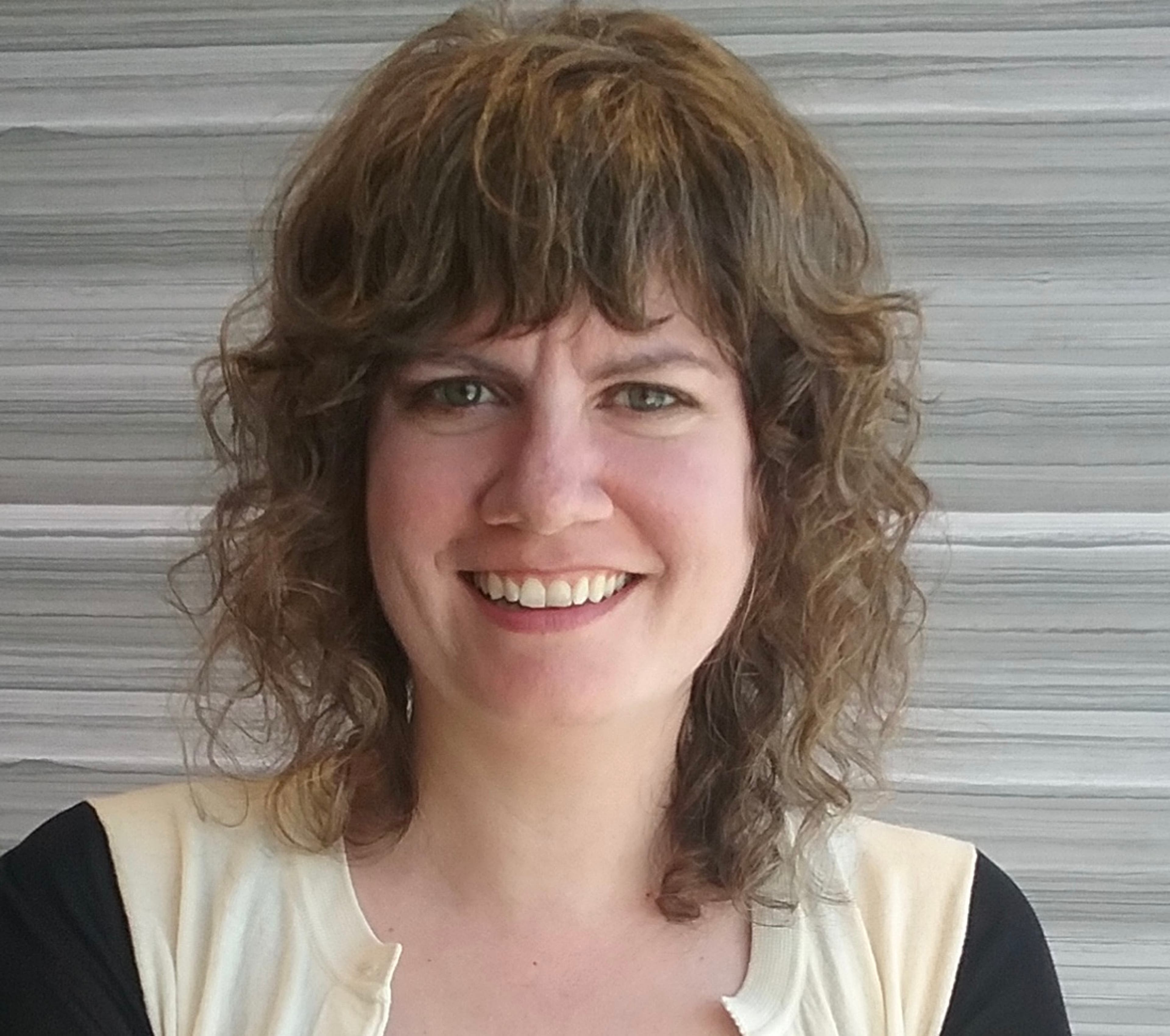 headshot of Maureen Mahoney