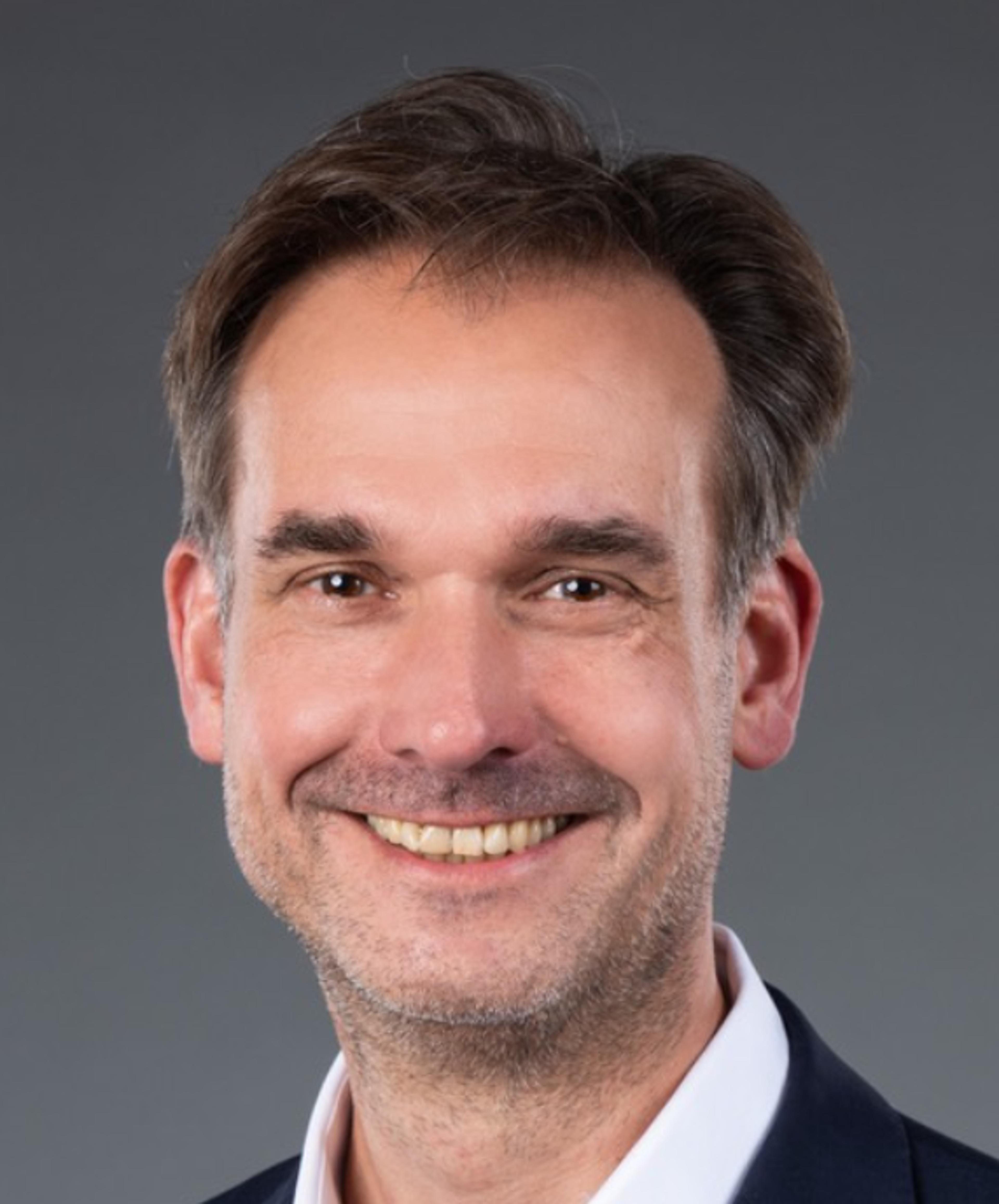 headshot of Florian Harms