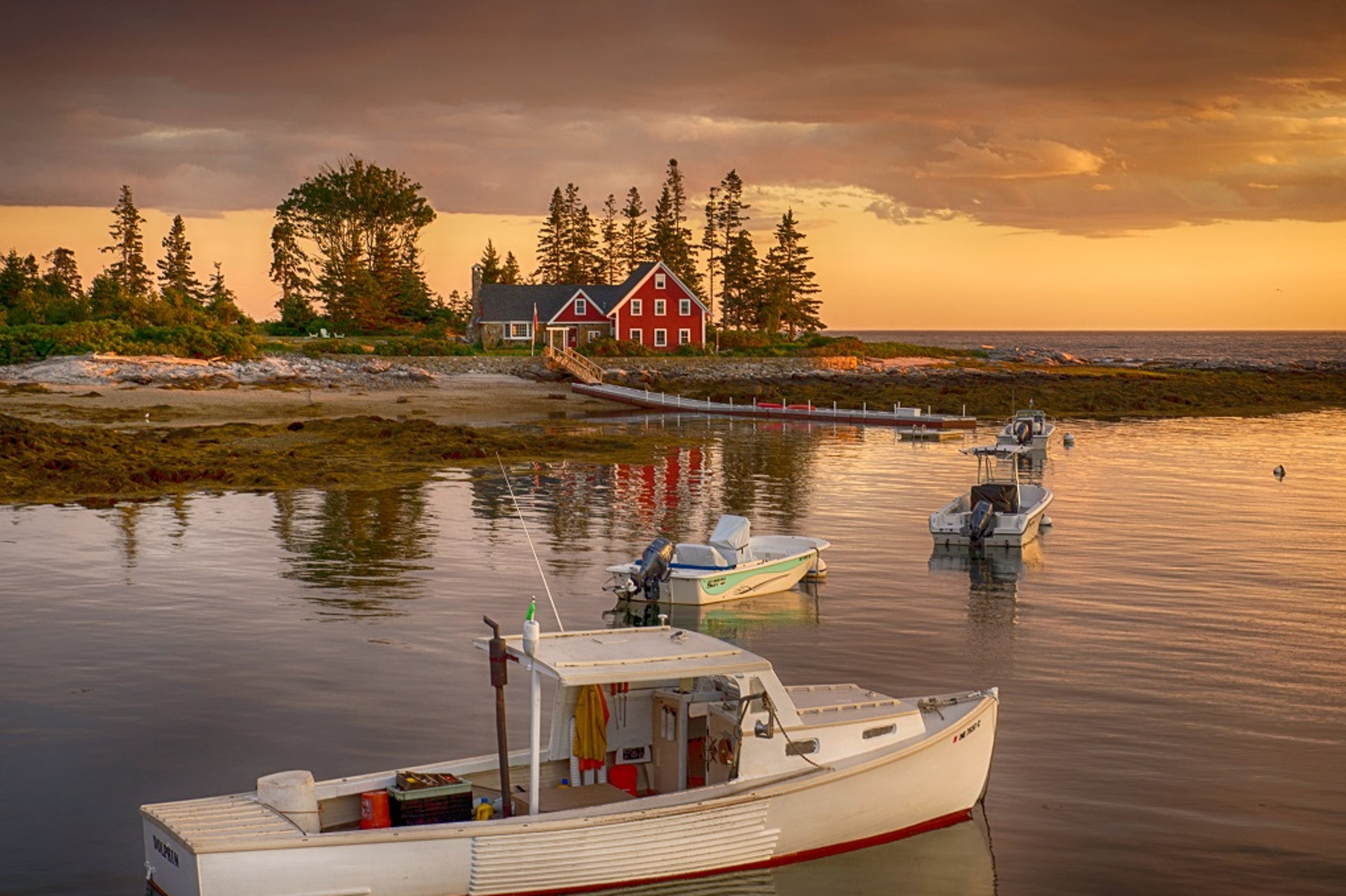 maine-fishing-boats-sunset-US.png
