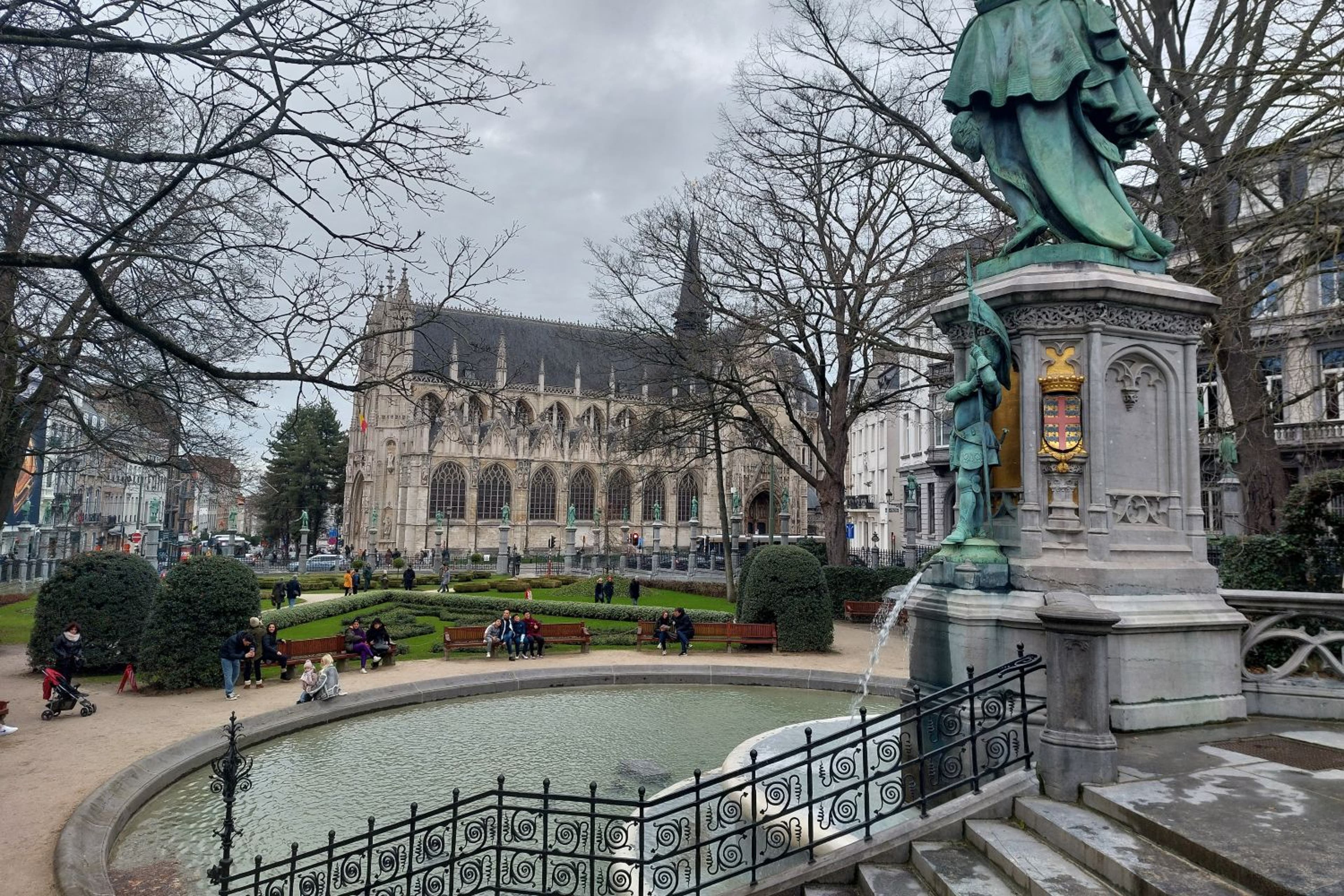 brussels-park-statues-viewfrombrussels-isabelleroccia-092624.jpg