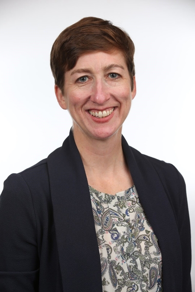 headshot of Liz Lyons