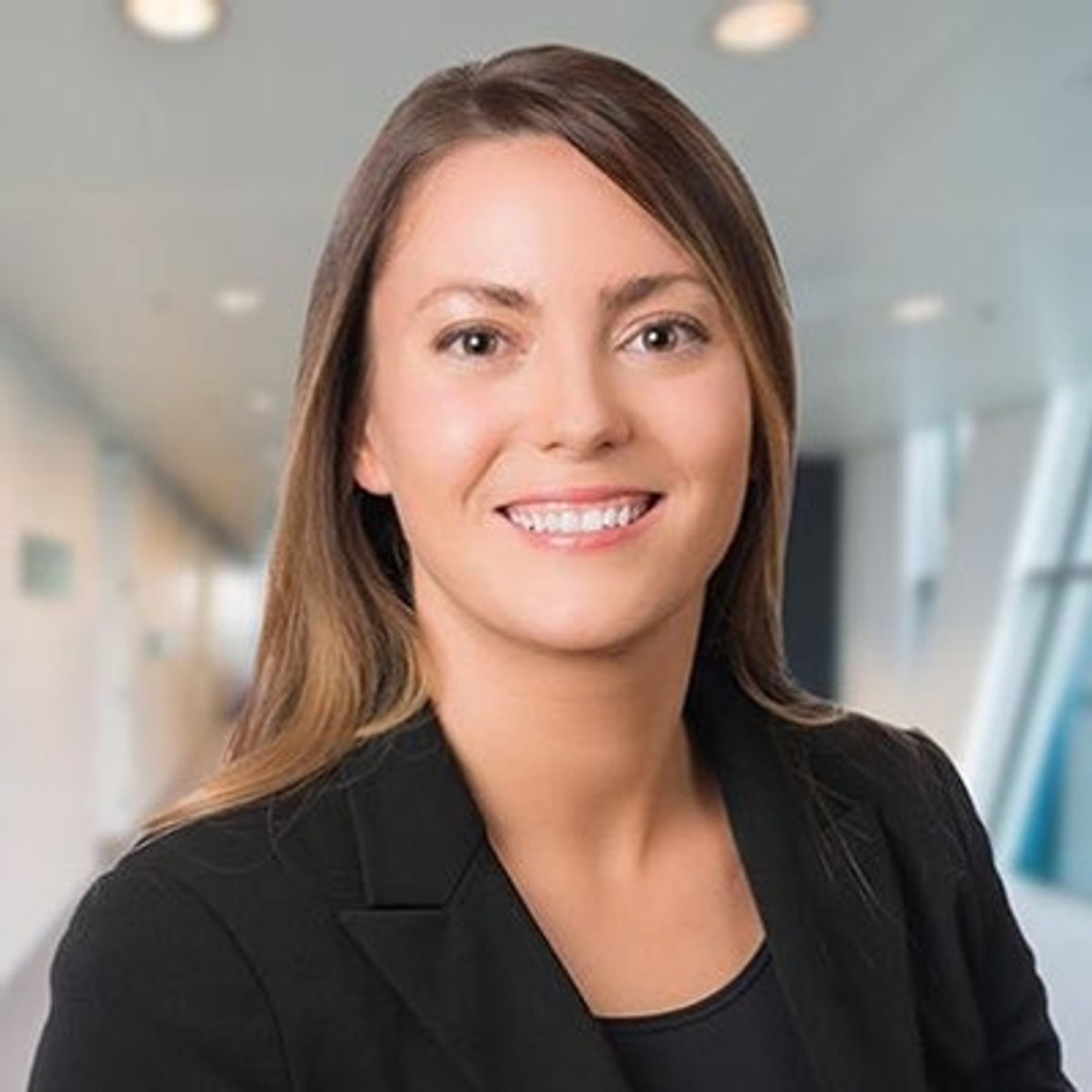 headshot of Rachel Harris