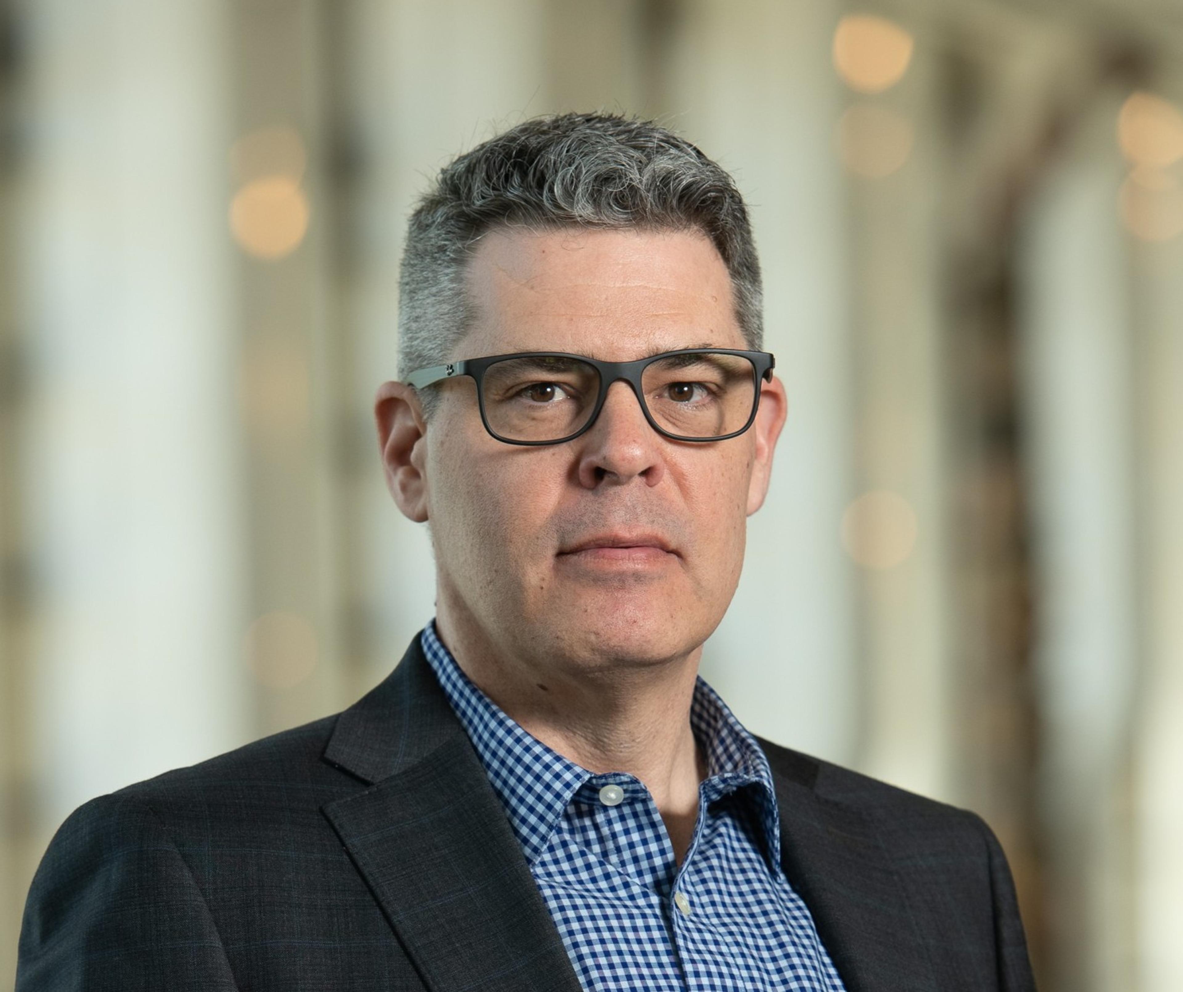 headshot of Jonathan Dewar