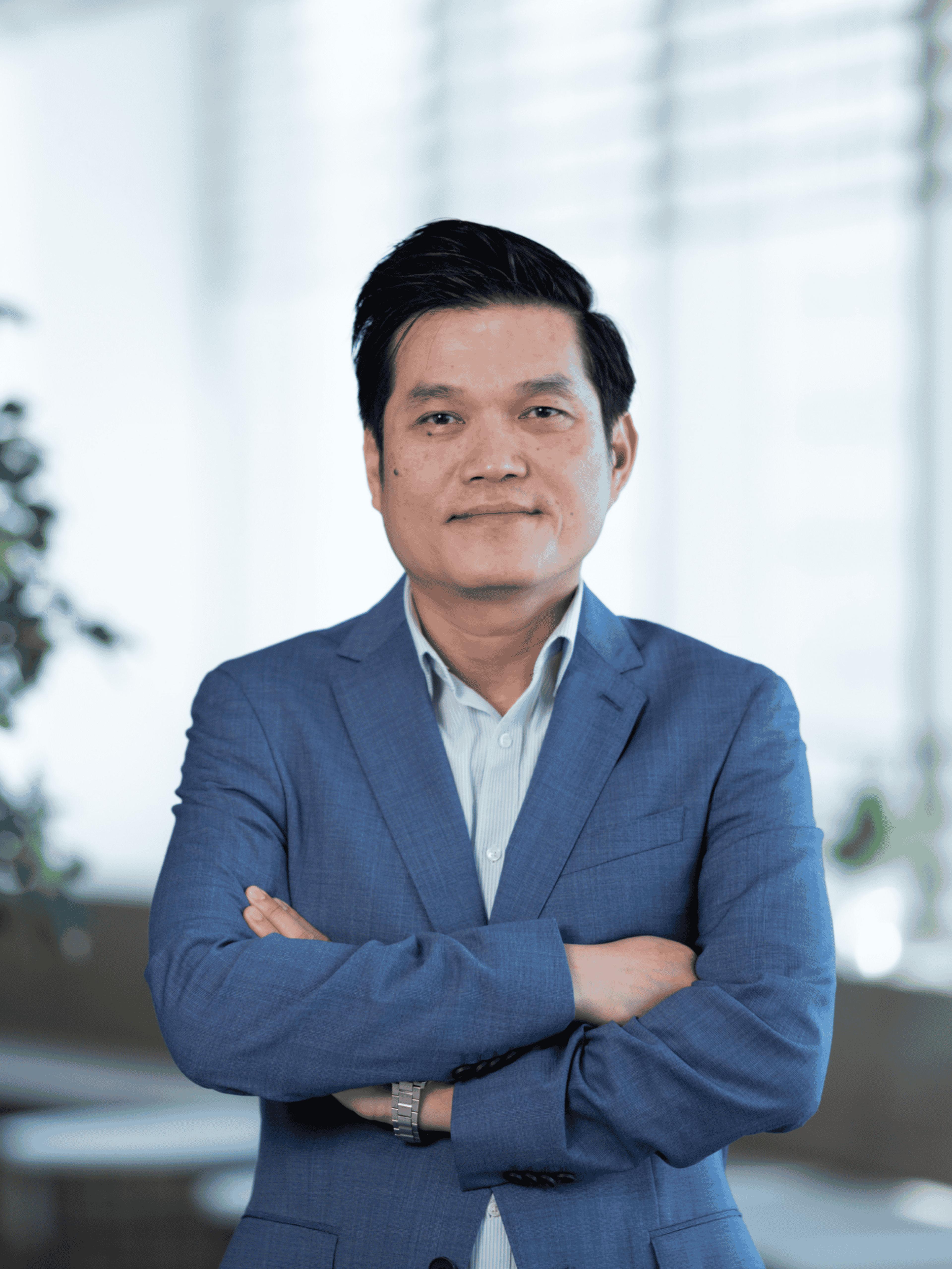 headshot of Robert Tran